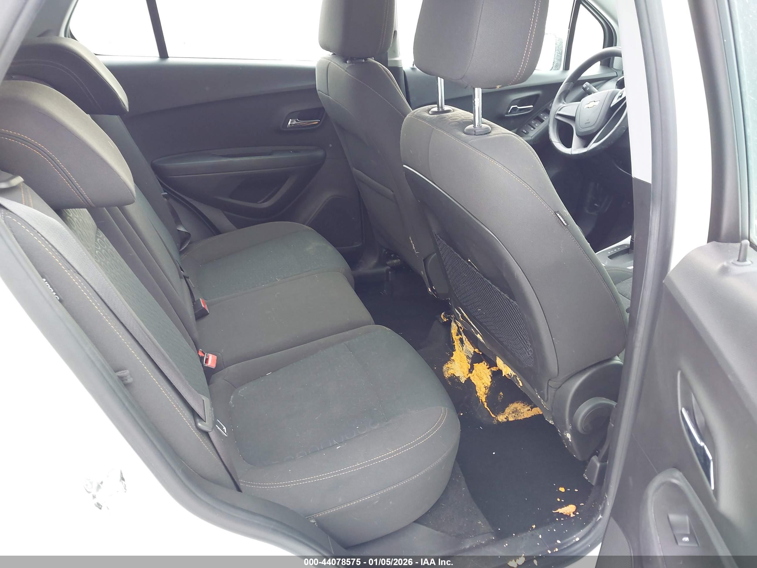 CHEVROLET TRAX image 8