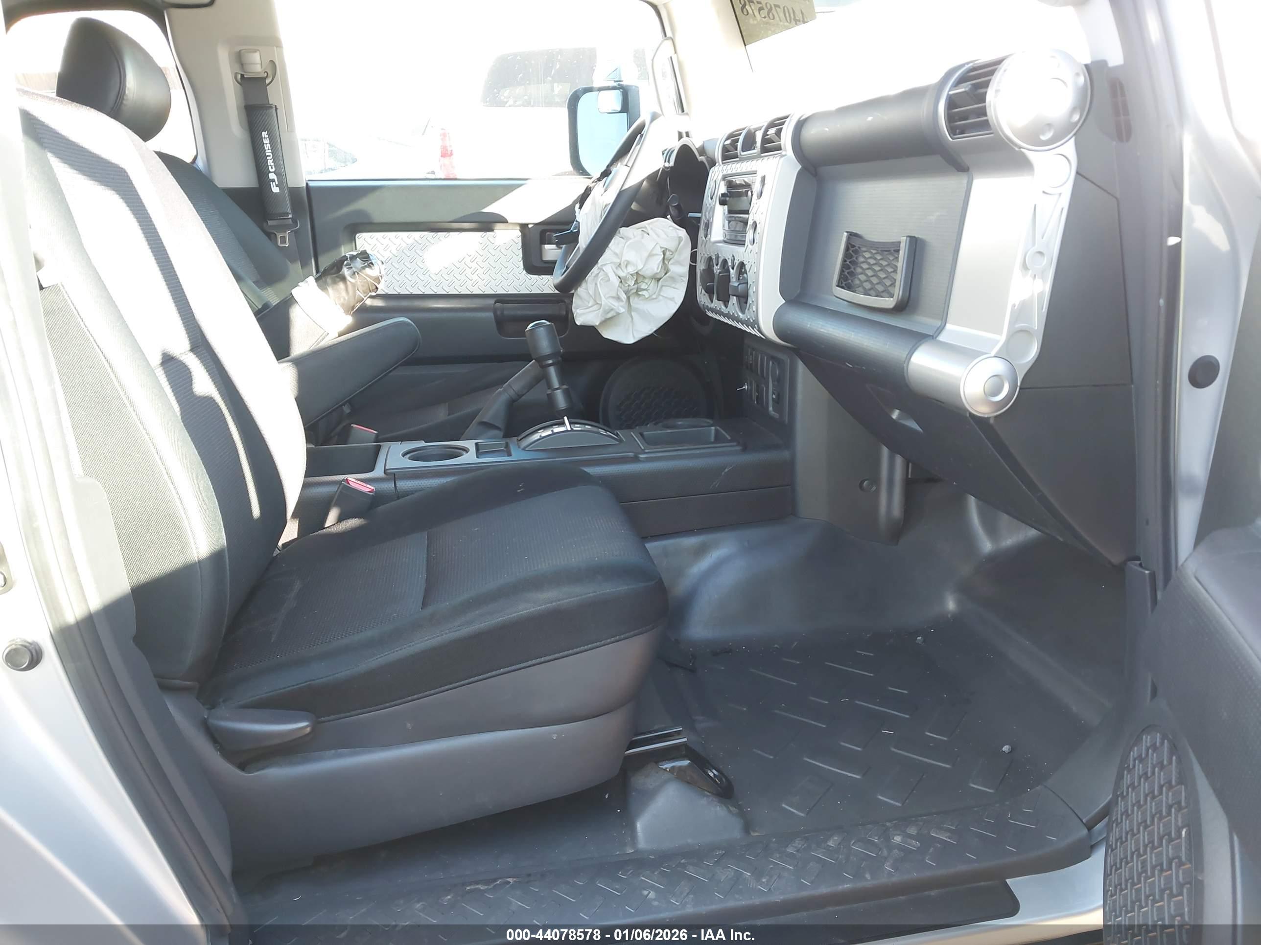 TOYOTA FJ image 5