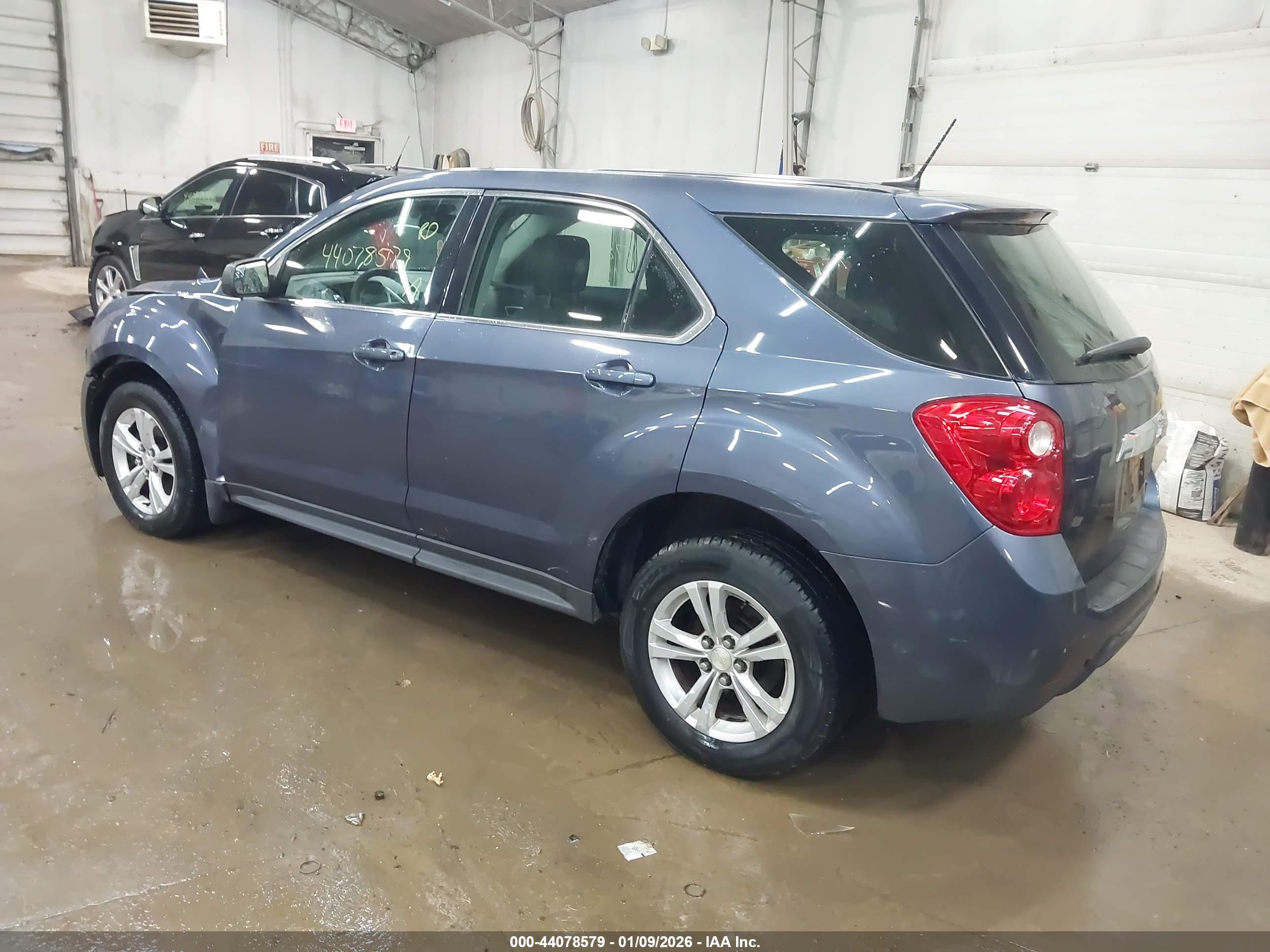 CHEVROLET EQUINOX image 3