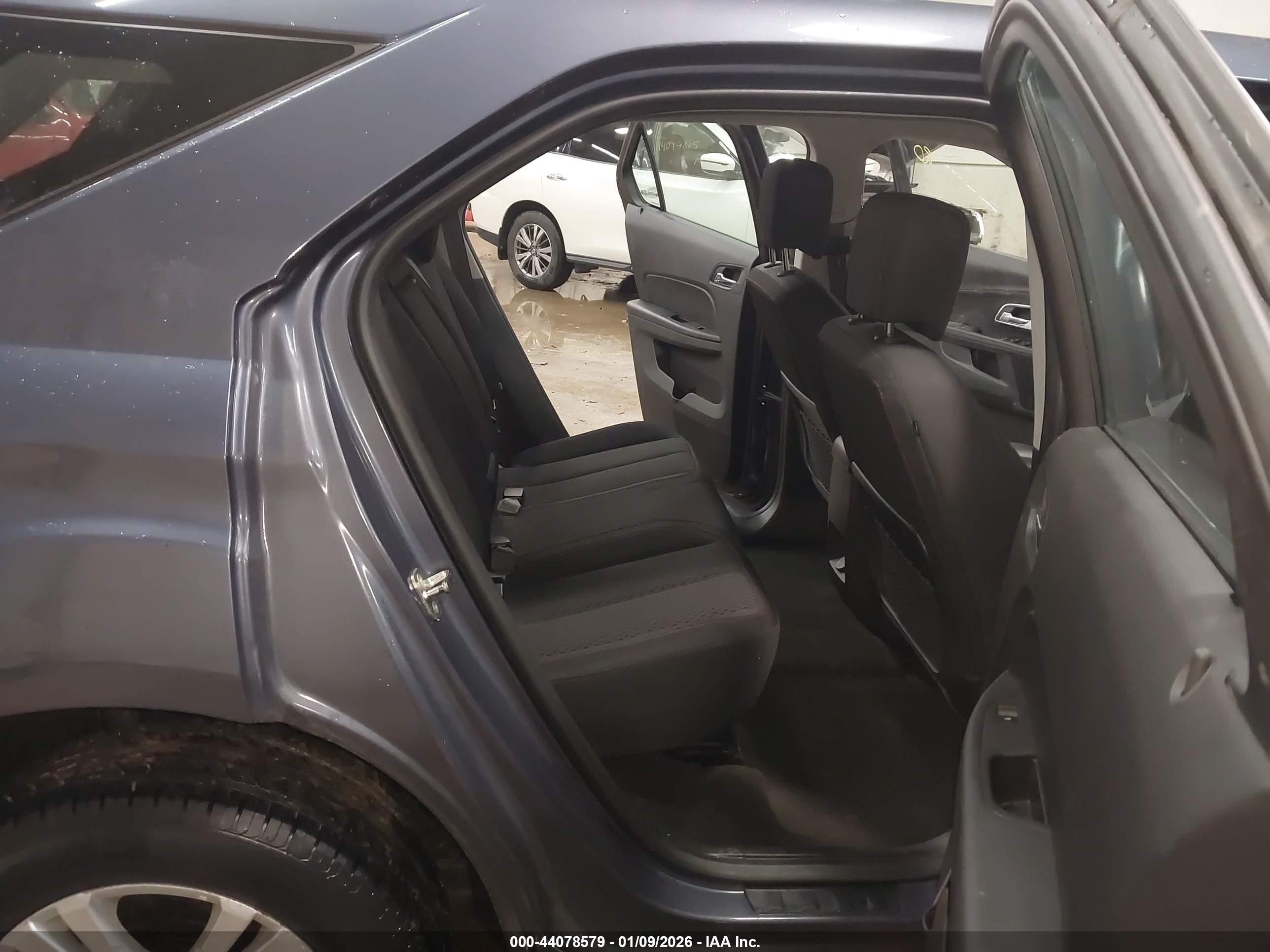 CHEVROLET EQUINOX image 8