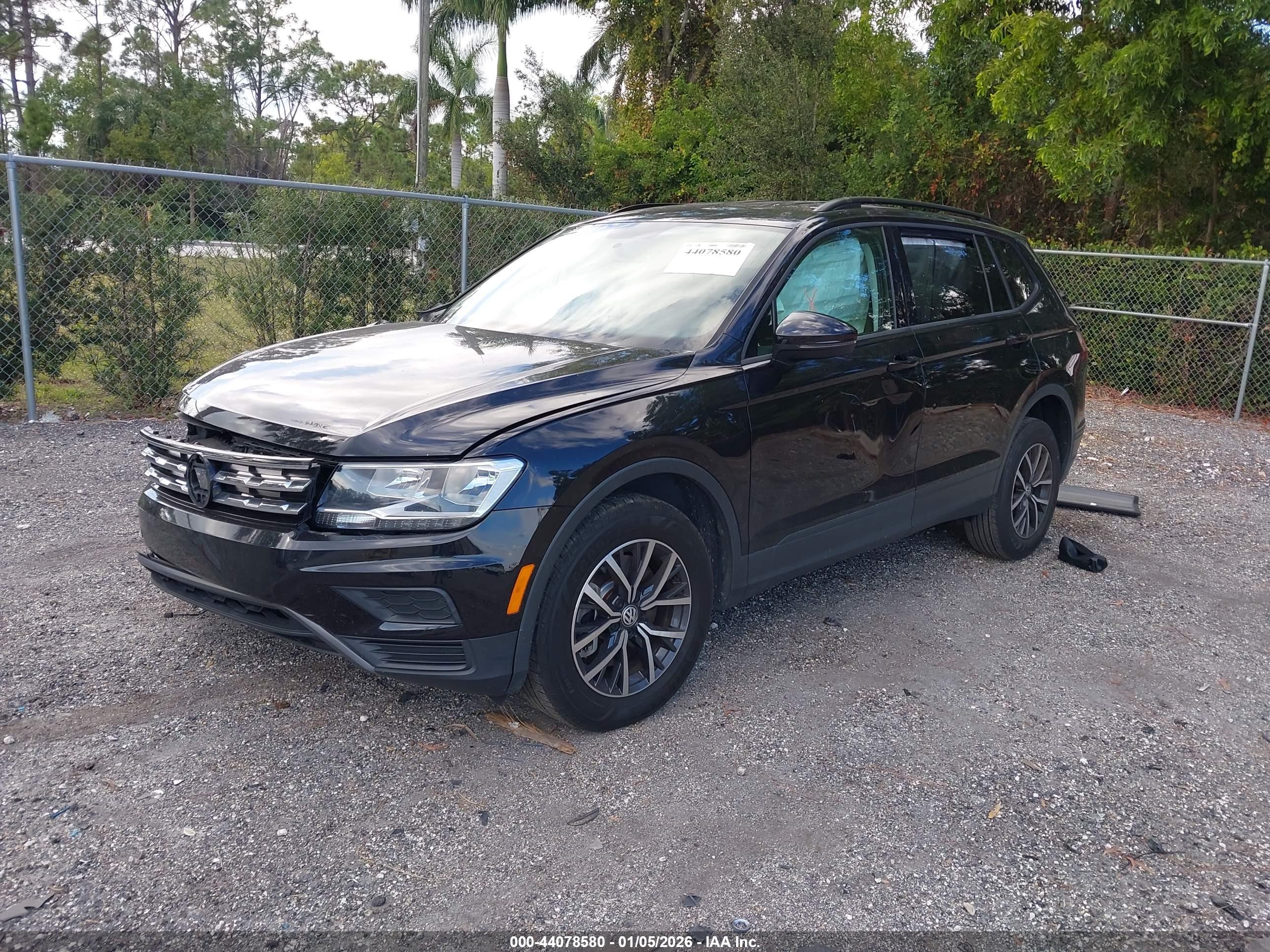 VOLKSWAGEN TIGUAN image 2