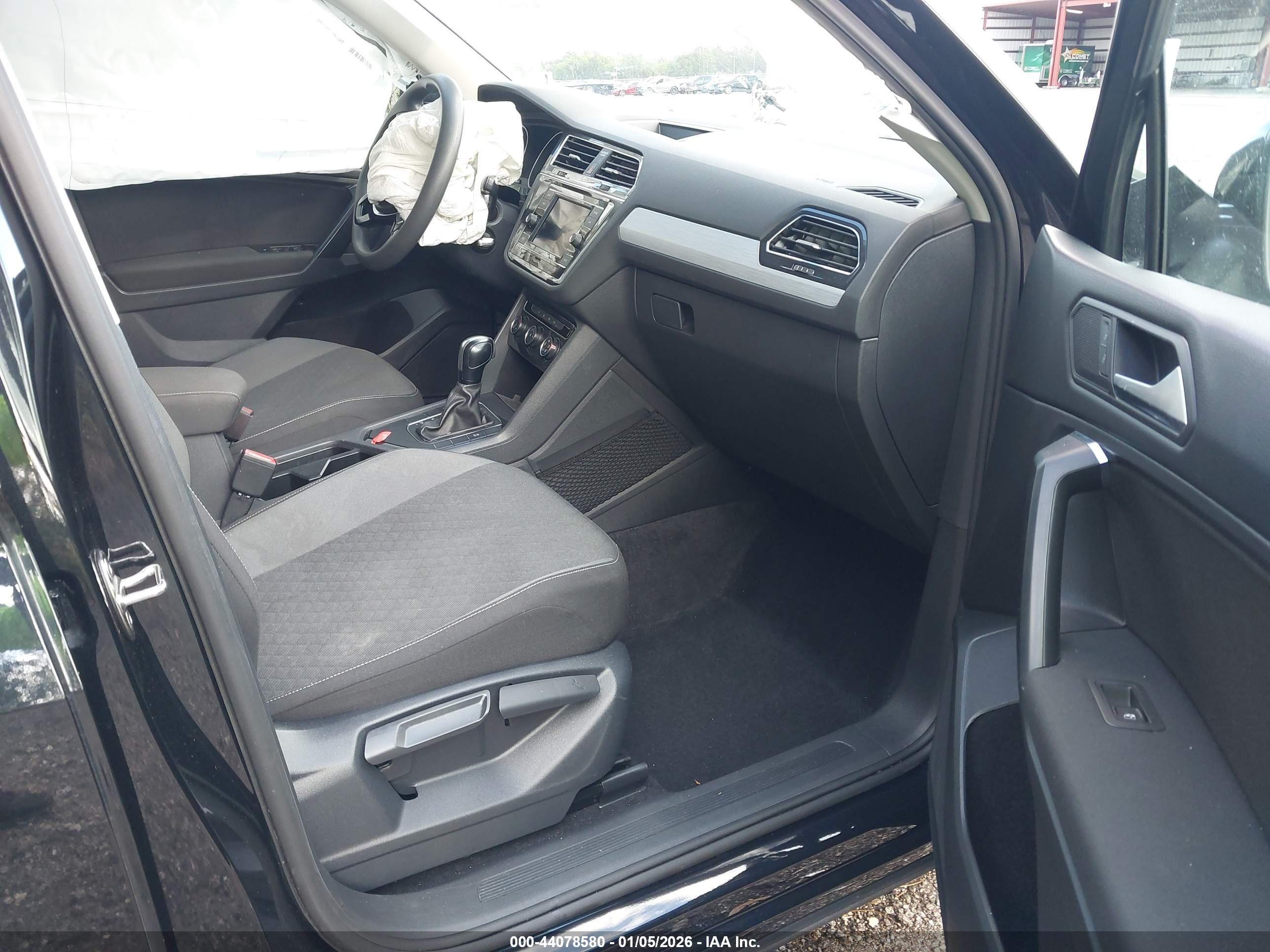 VOLKSWAGEN TIGUAN image 5