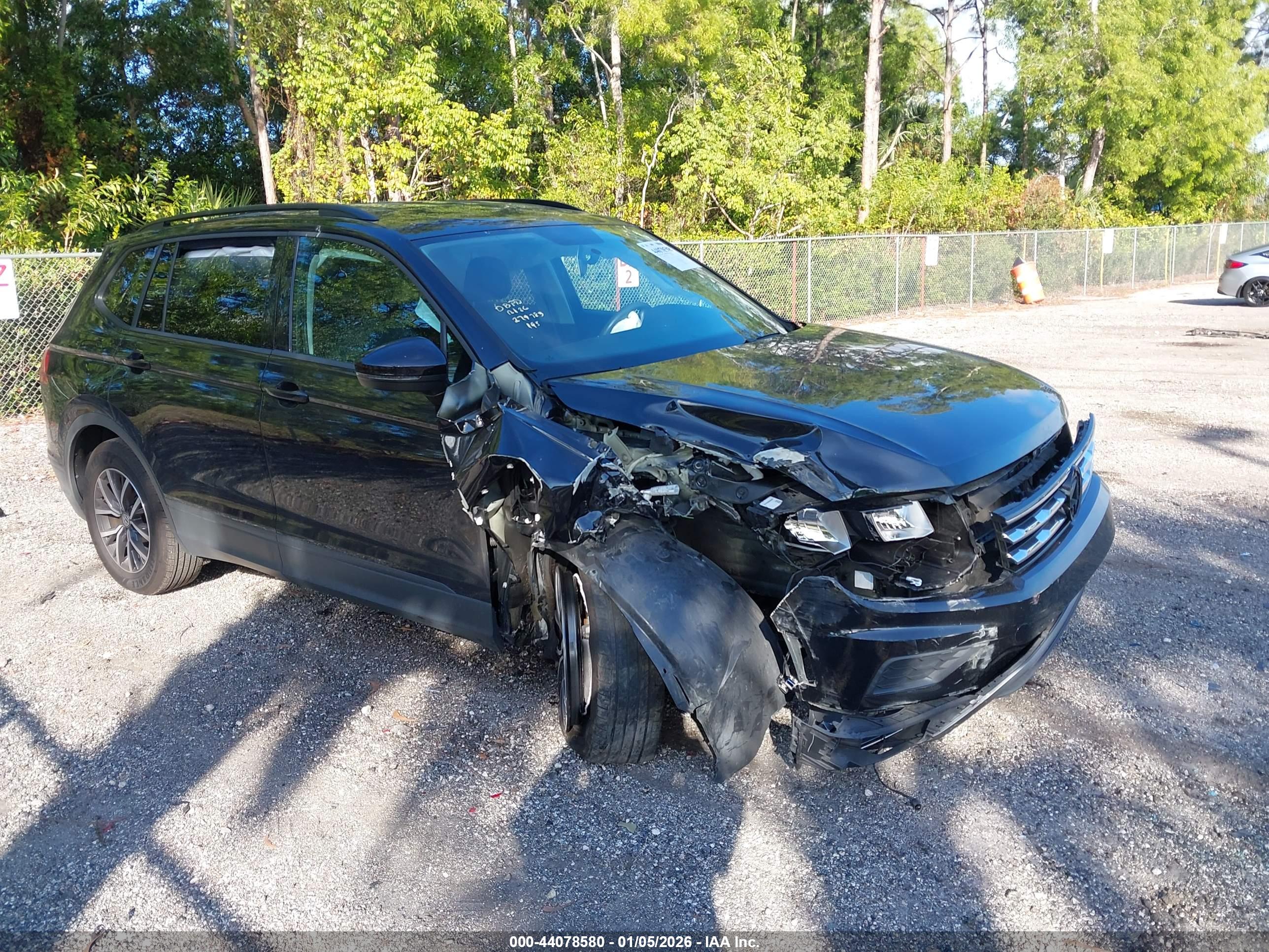 VOLKSWAGEN TIGUAN image 6