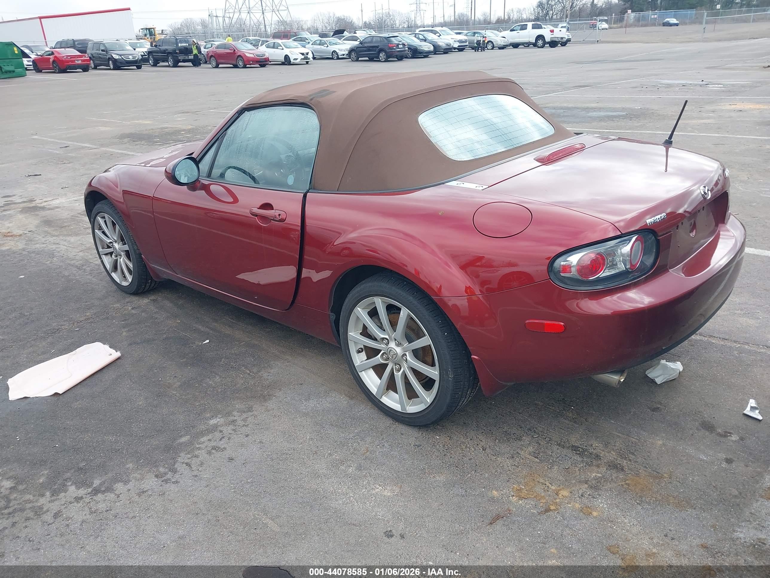 MAZDA MX-5 image 3