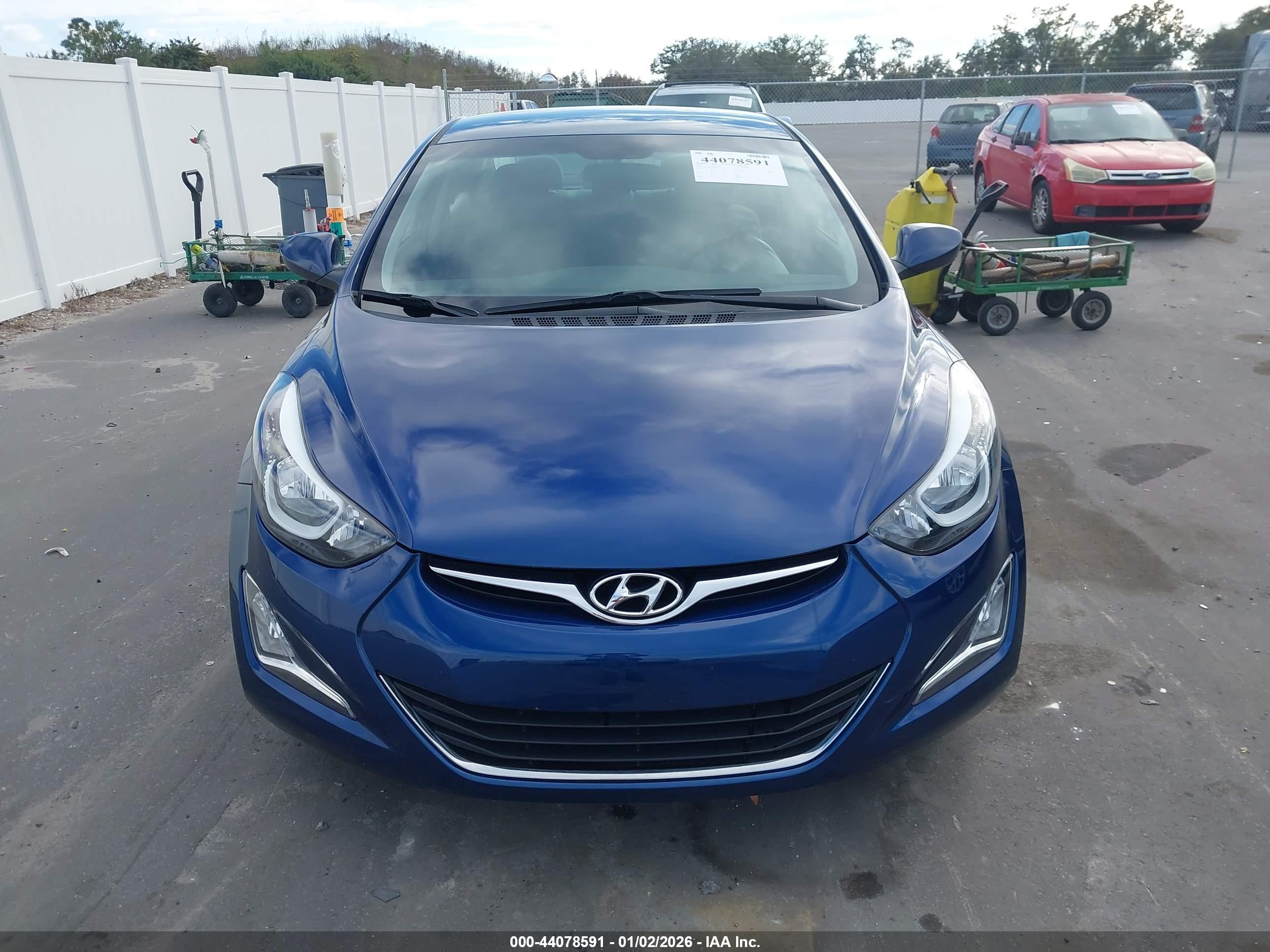 HYUNDAI ELANTRA image 6