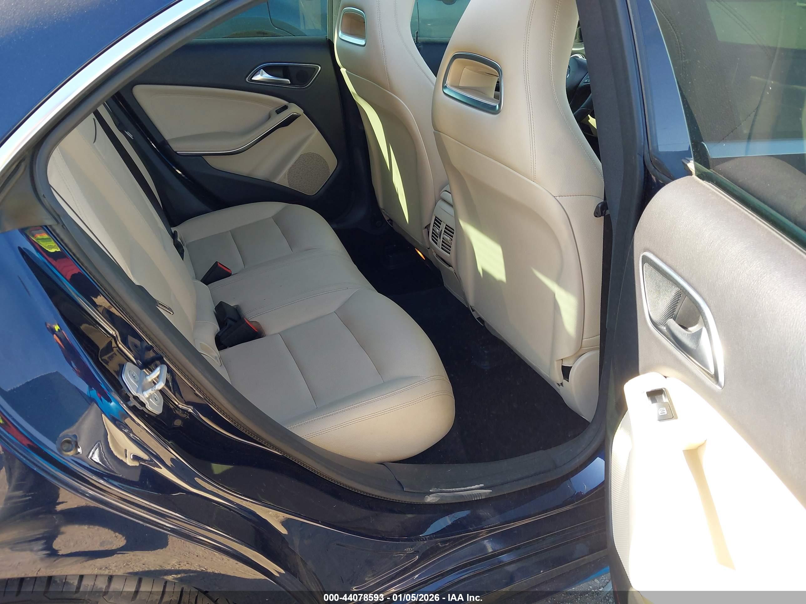MERCEDES-BENZ CLA image 8