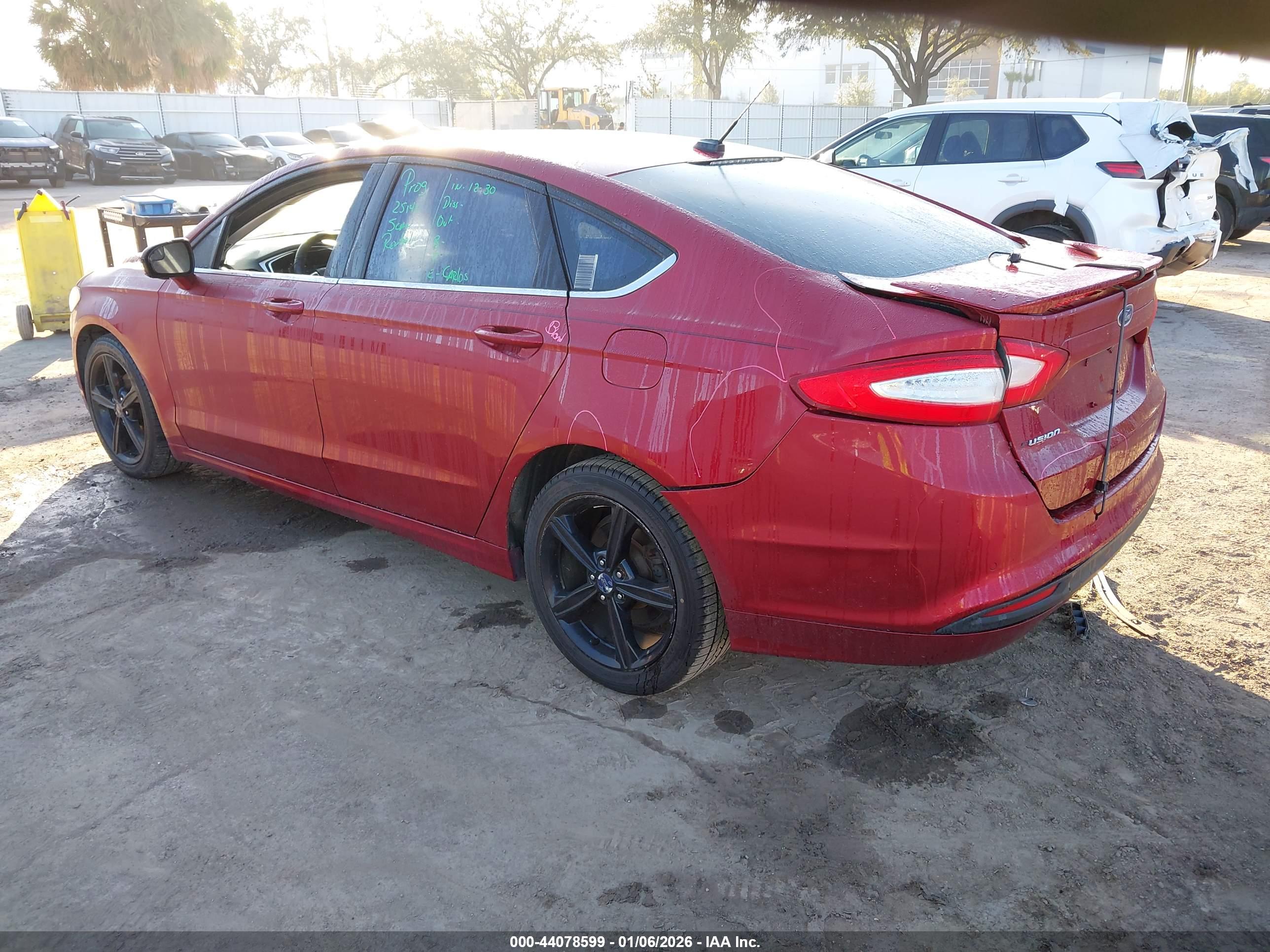 FORD FUSION image 3
