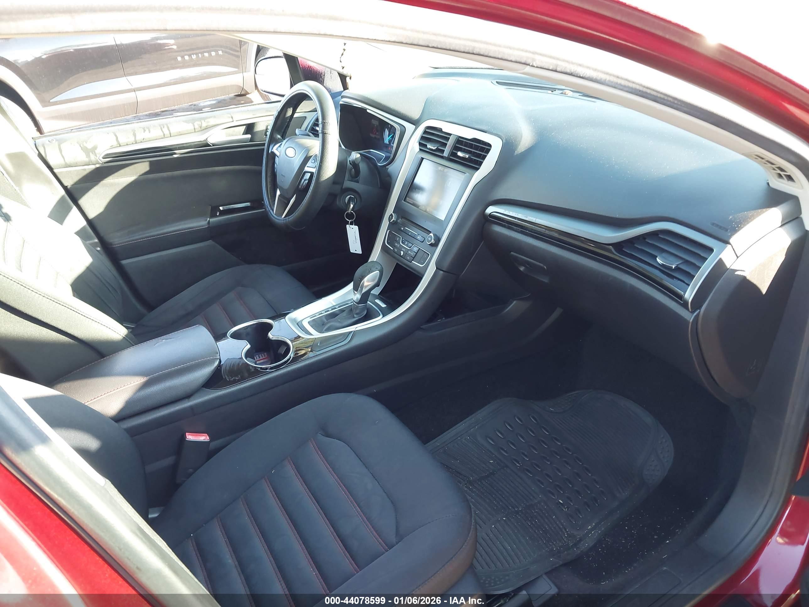 FORD FUSION image 5