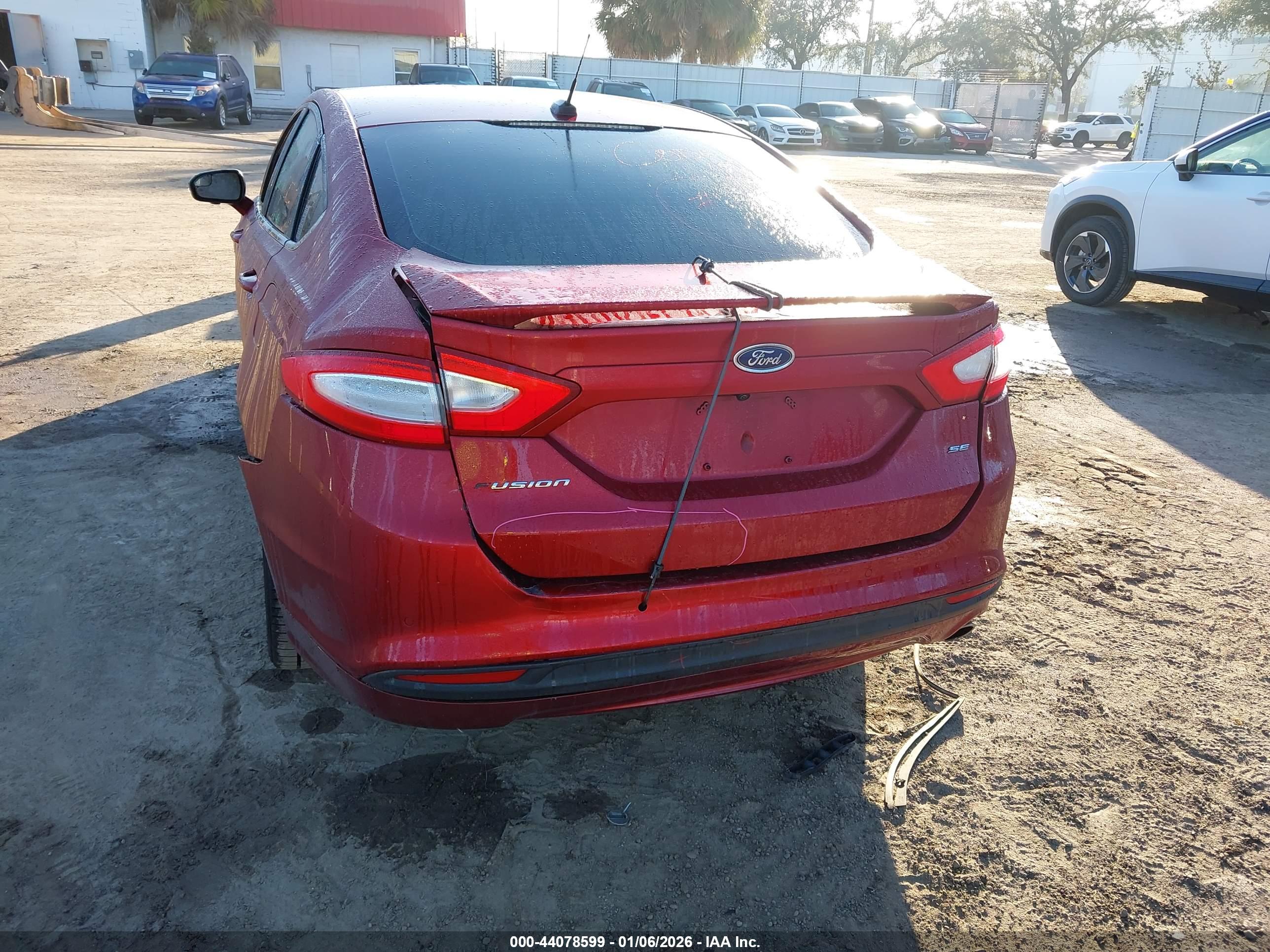 FORD FUSION image 6