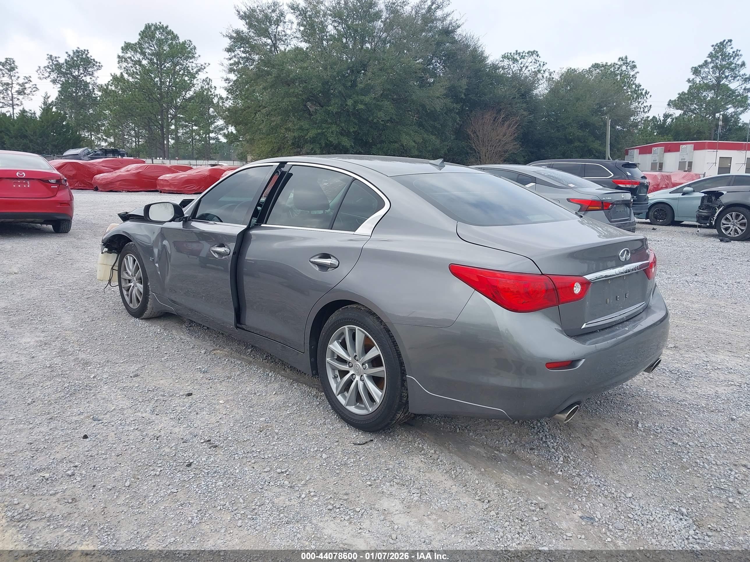 INFINITI Q50 image 3
