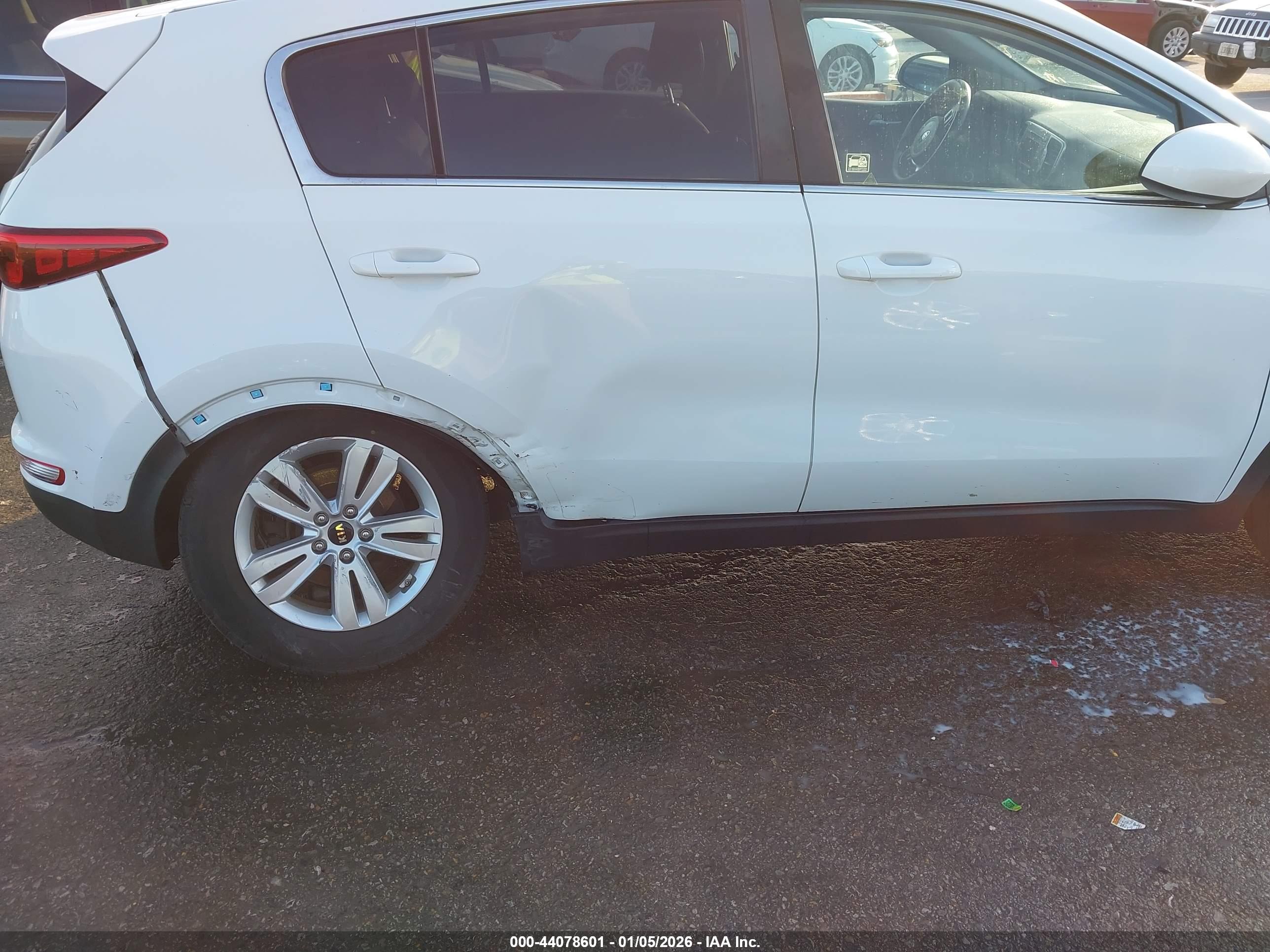 KIA SPORTAGE image 6