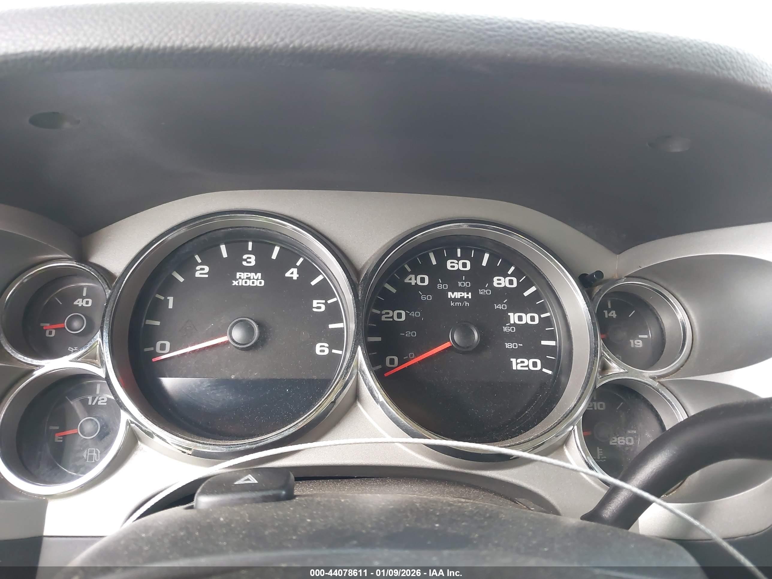 CHEVROLET SILVERADO image 7