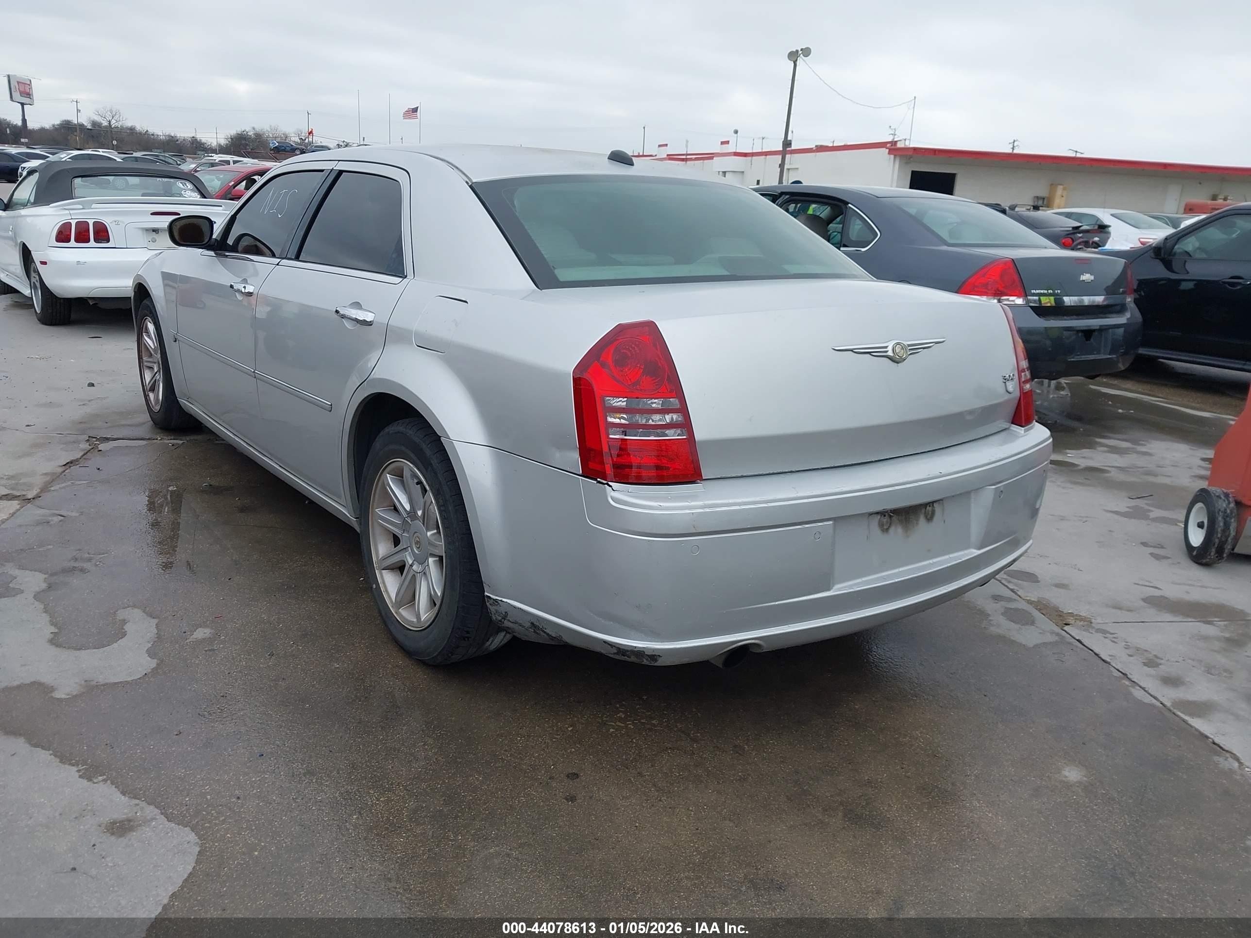 CHRYSLER 300C image 3