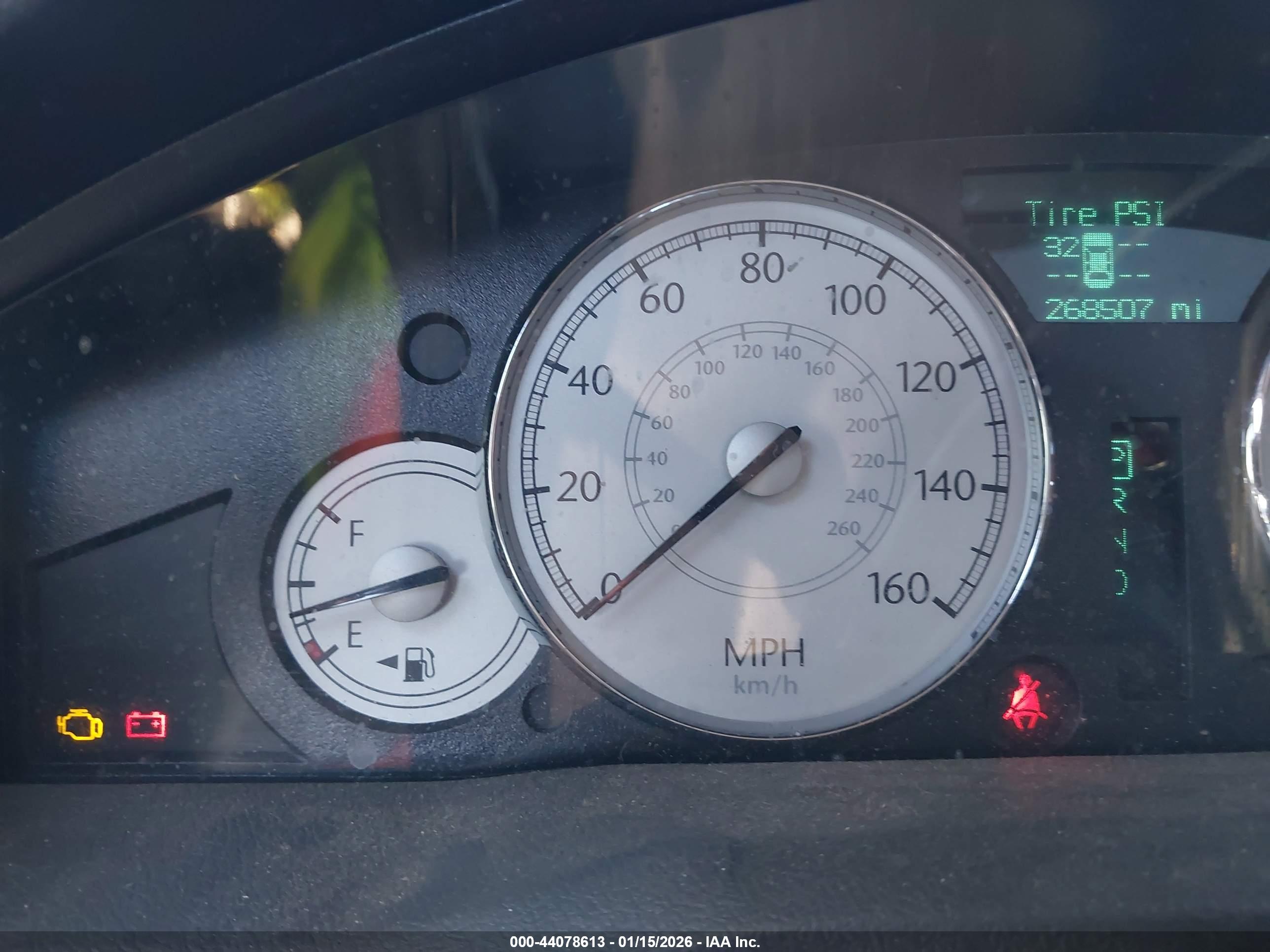 CHRYSLER 300C image 7