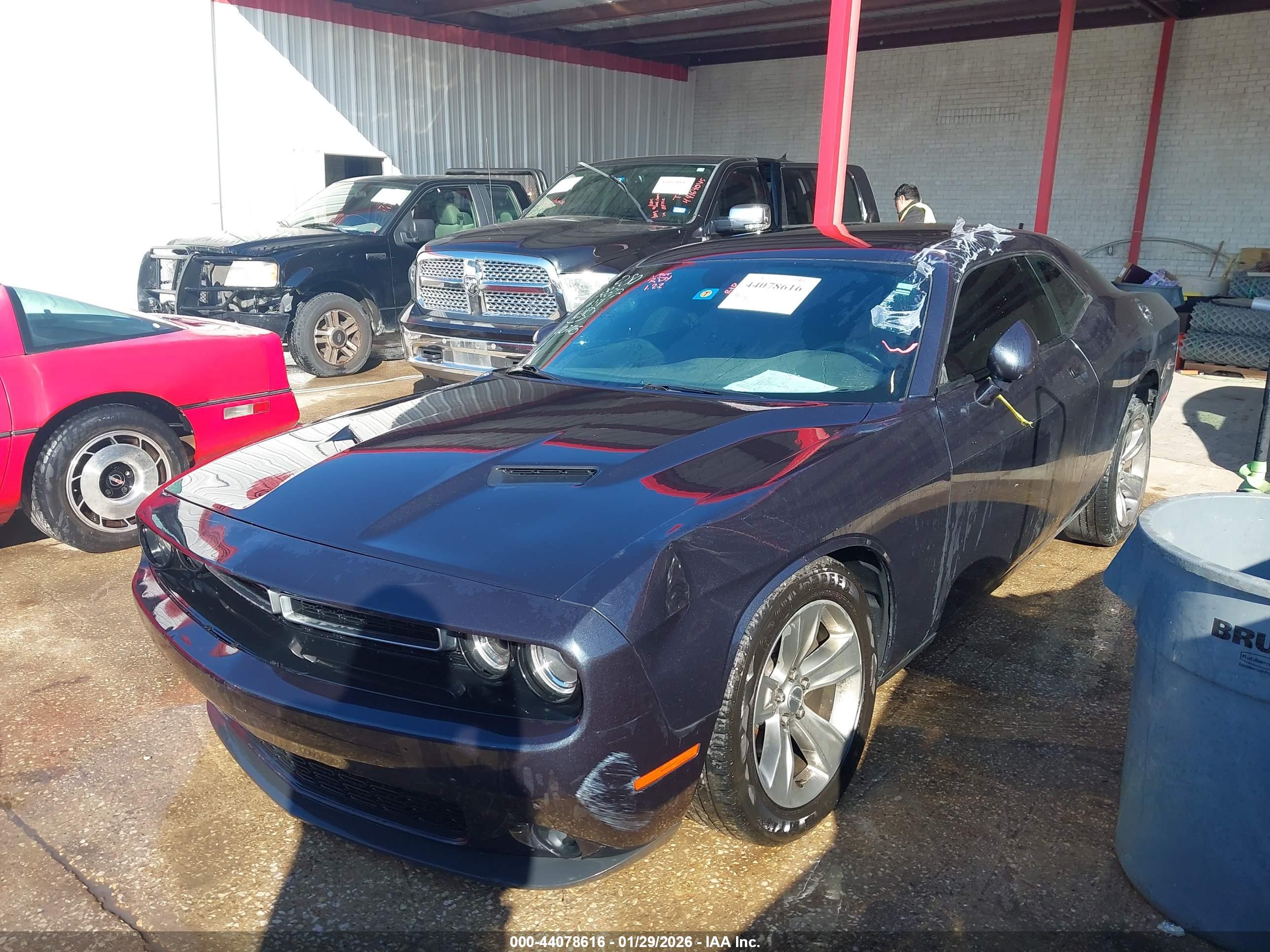 DODGE CHALLENGER image 2