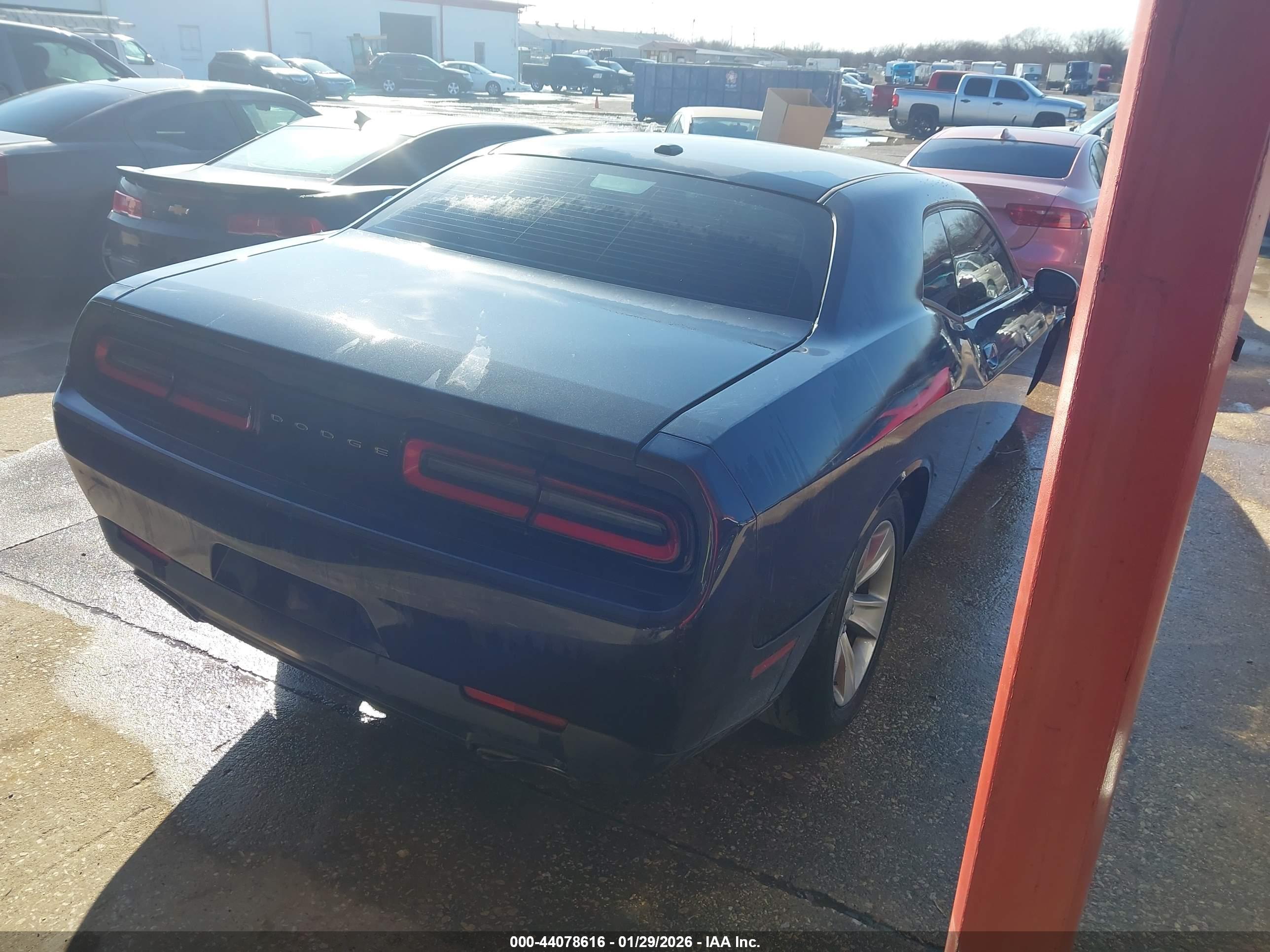 DODGE CHALLENGER image 4