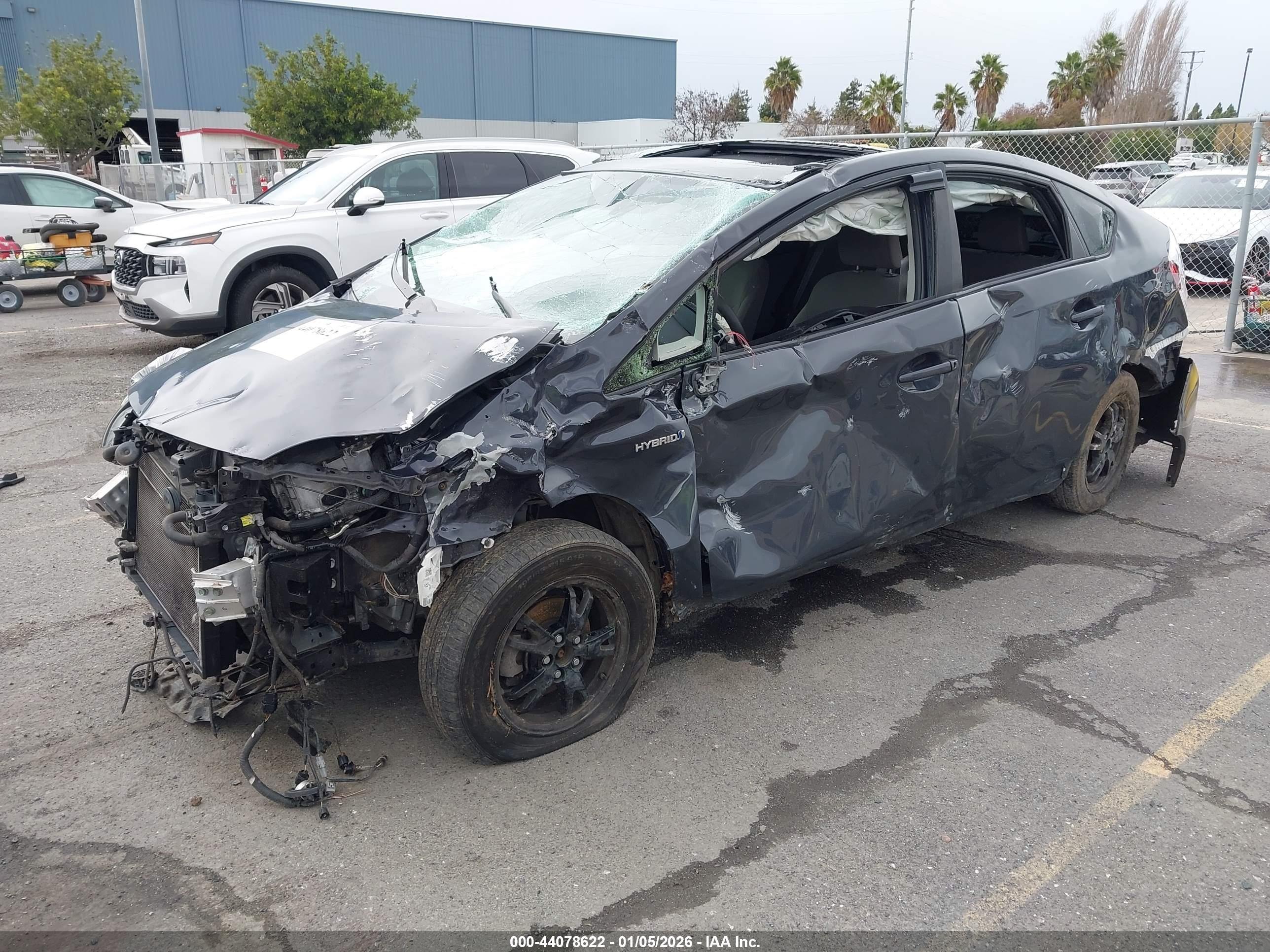 TOYOTA PRIUS image 2