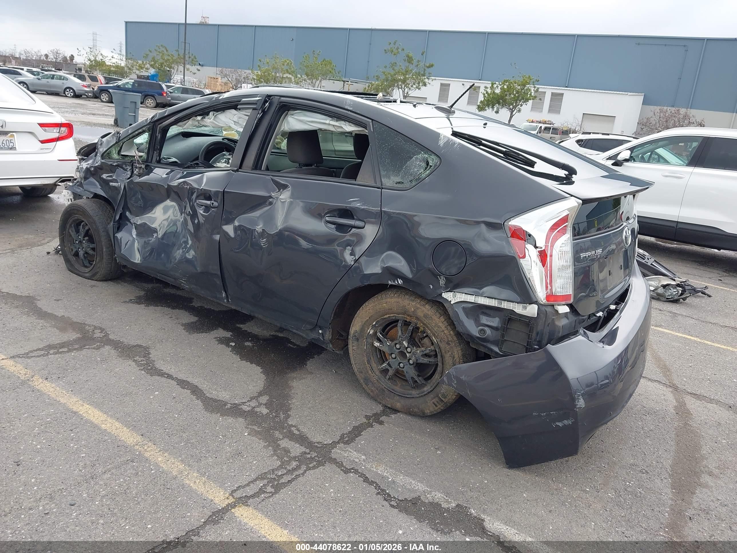 TOYOTA PRIUS image 3