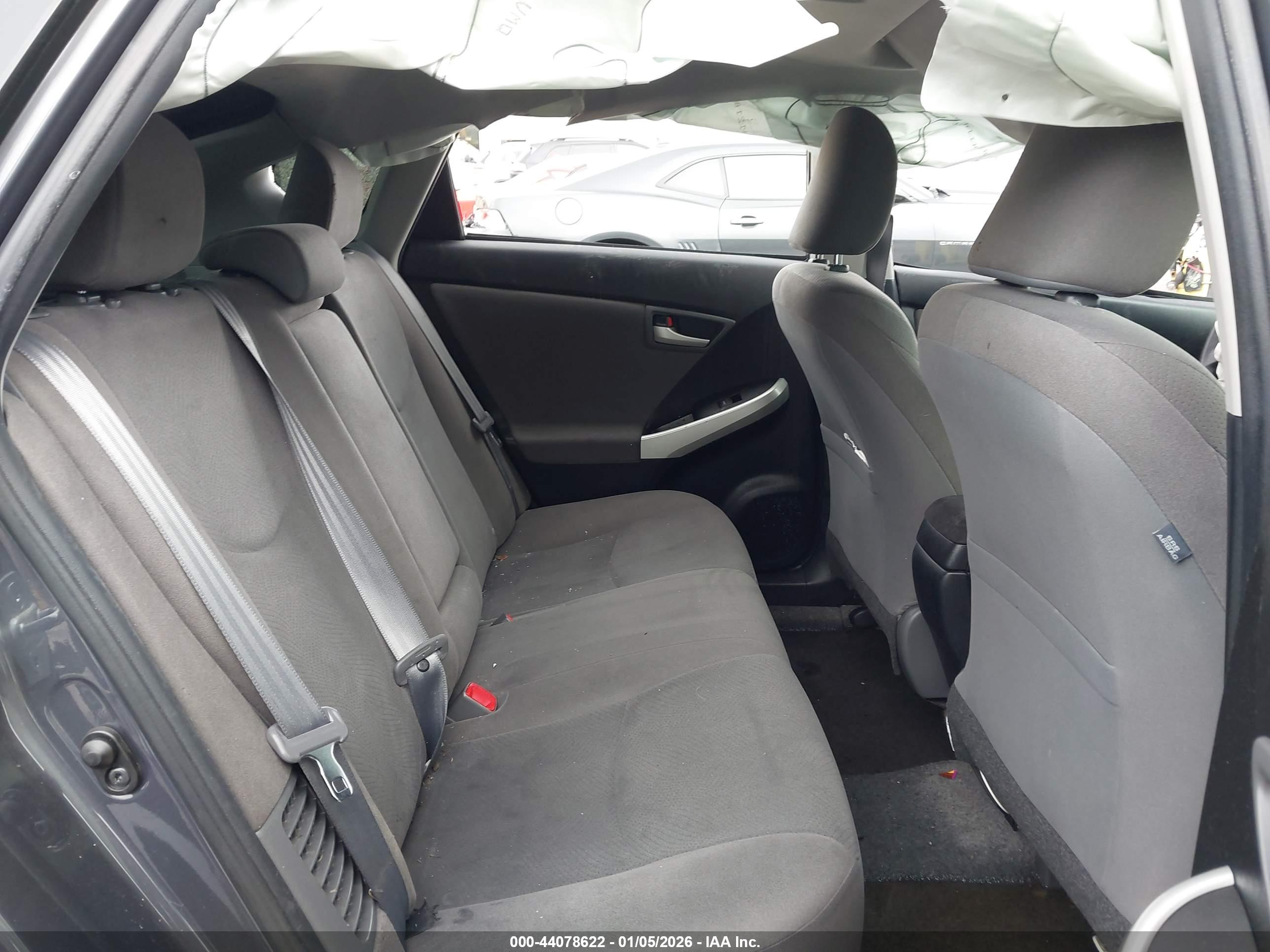 TOYOTA PRIUS image 8
