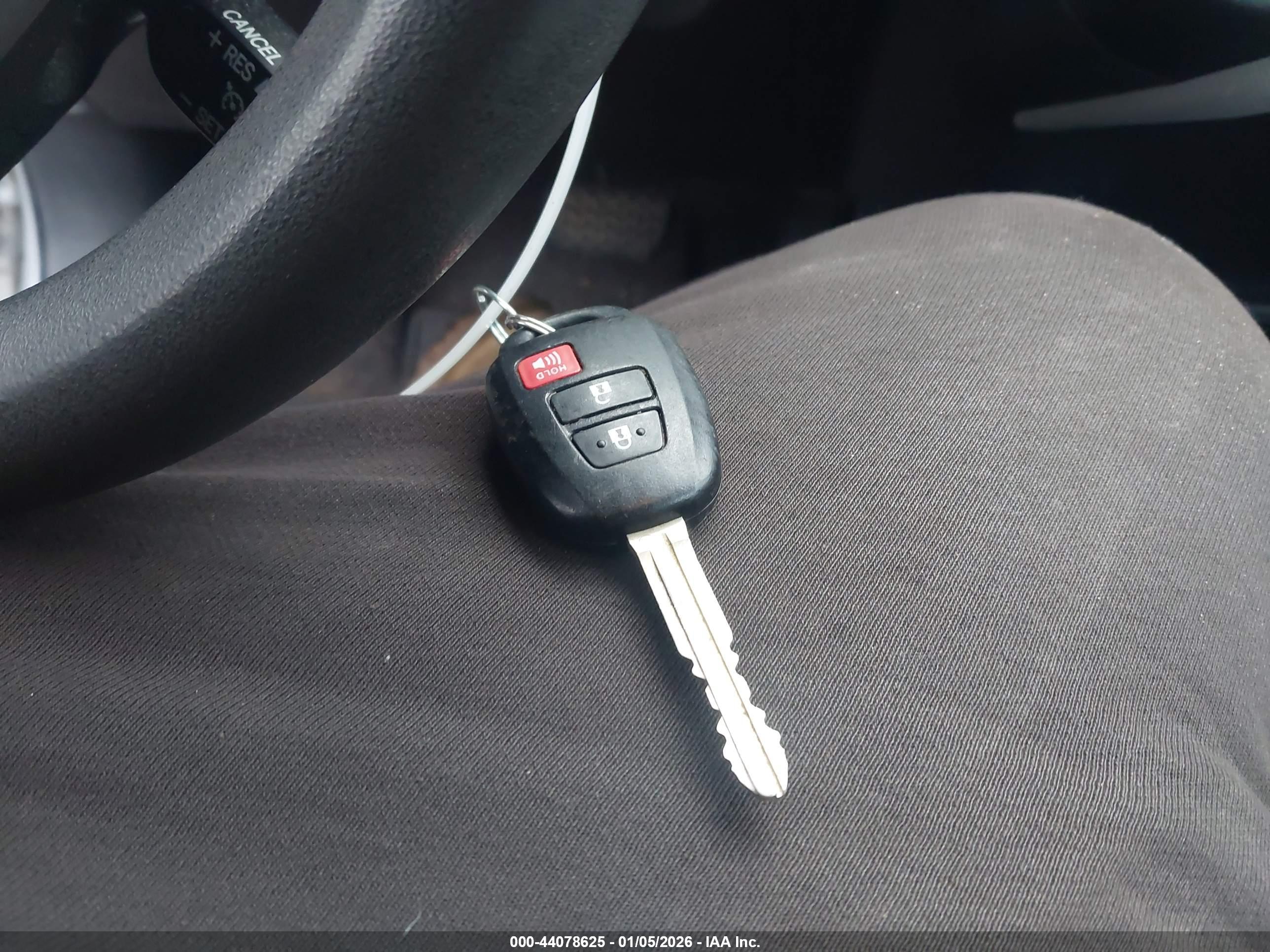 TOYOTA PRIUS image 11