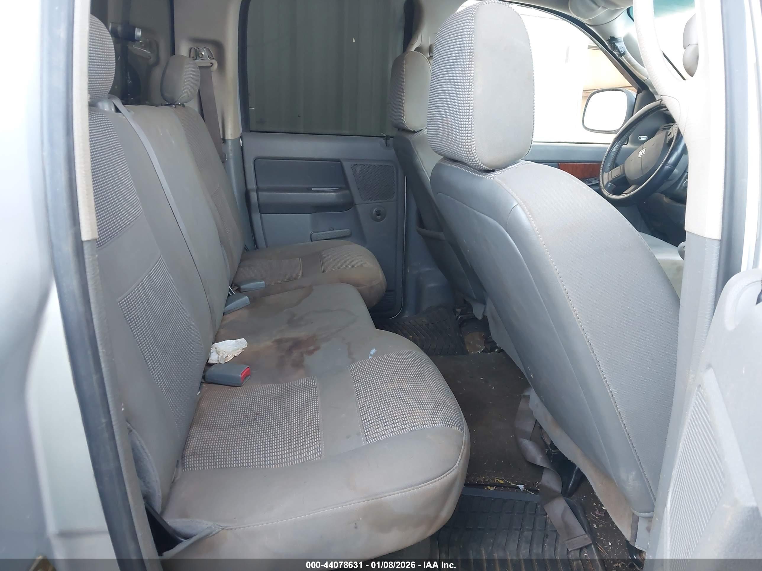 DODGE RAM image 8