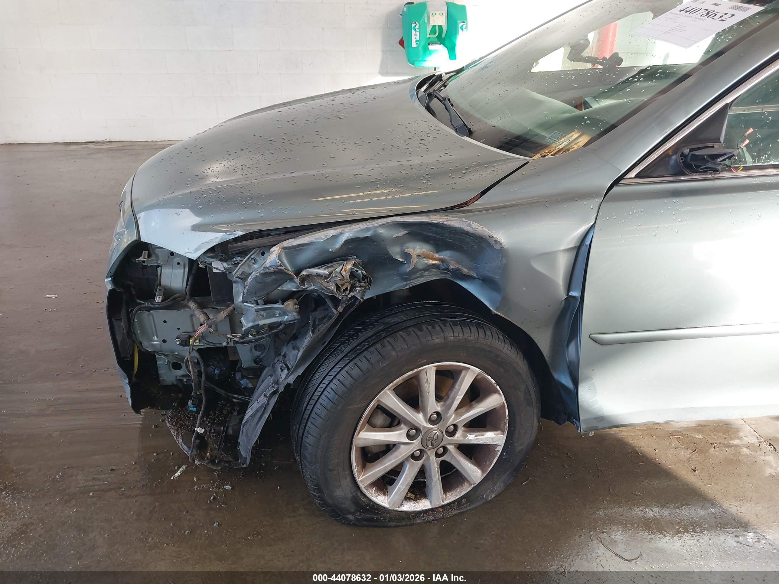 TOYOTA CAMRY image 6