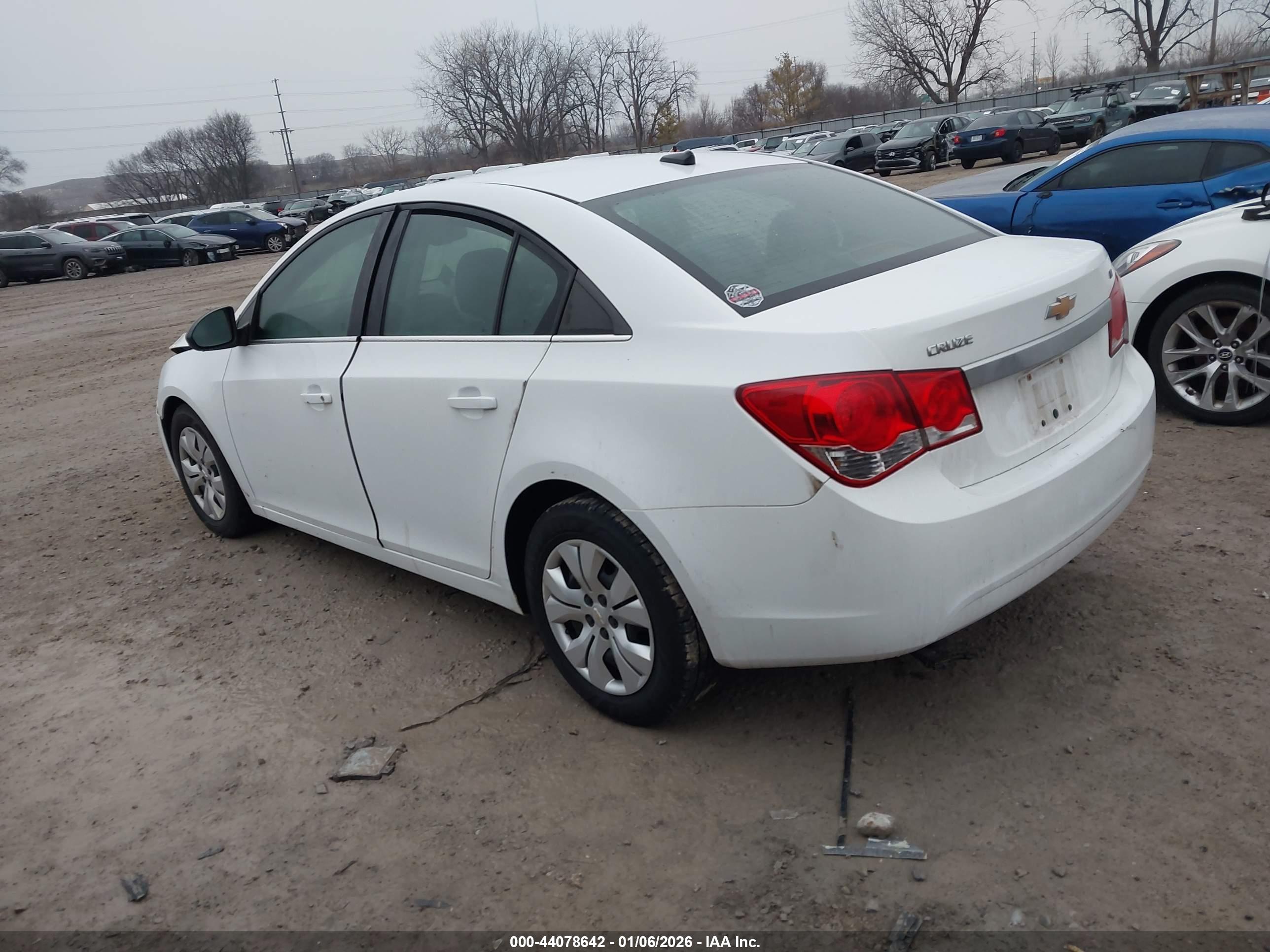 CHEVROLET CRUZE image 3
