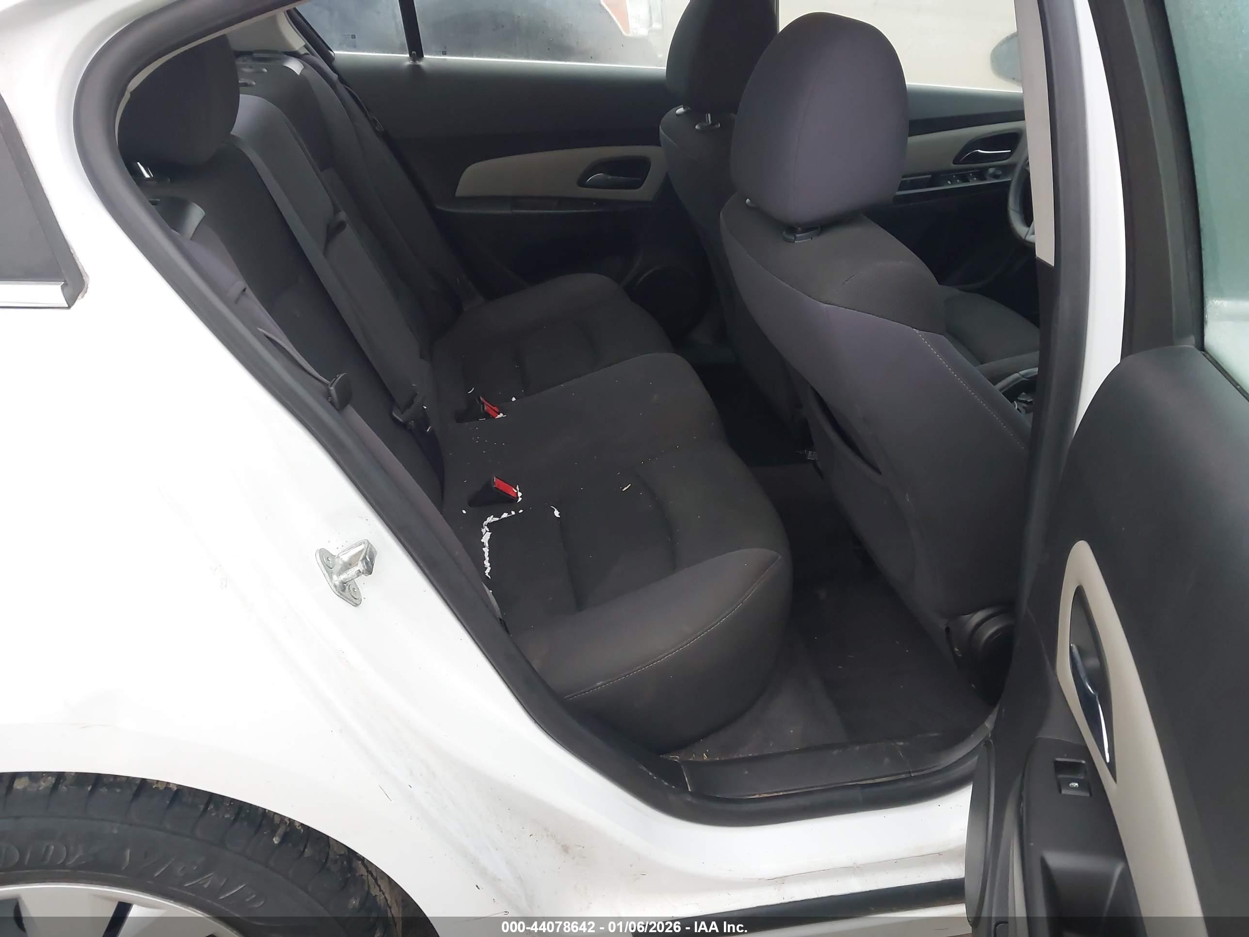CHEVROLET CRUZE image 8