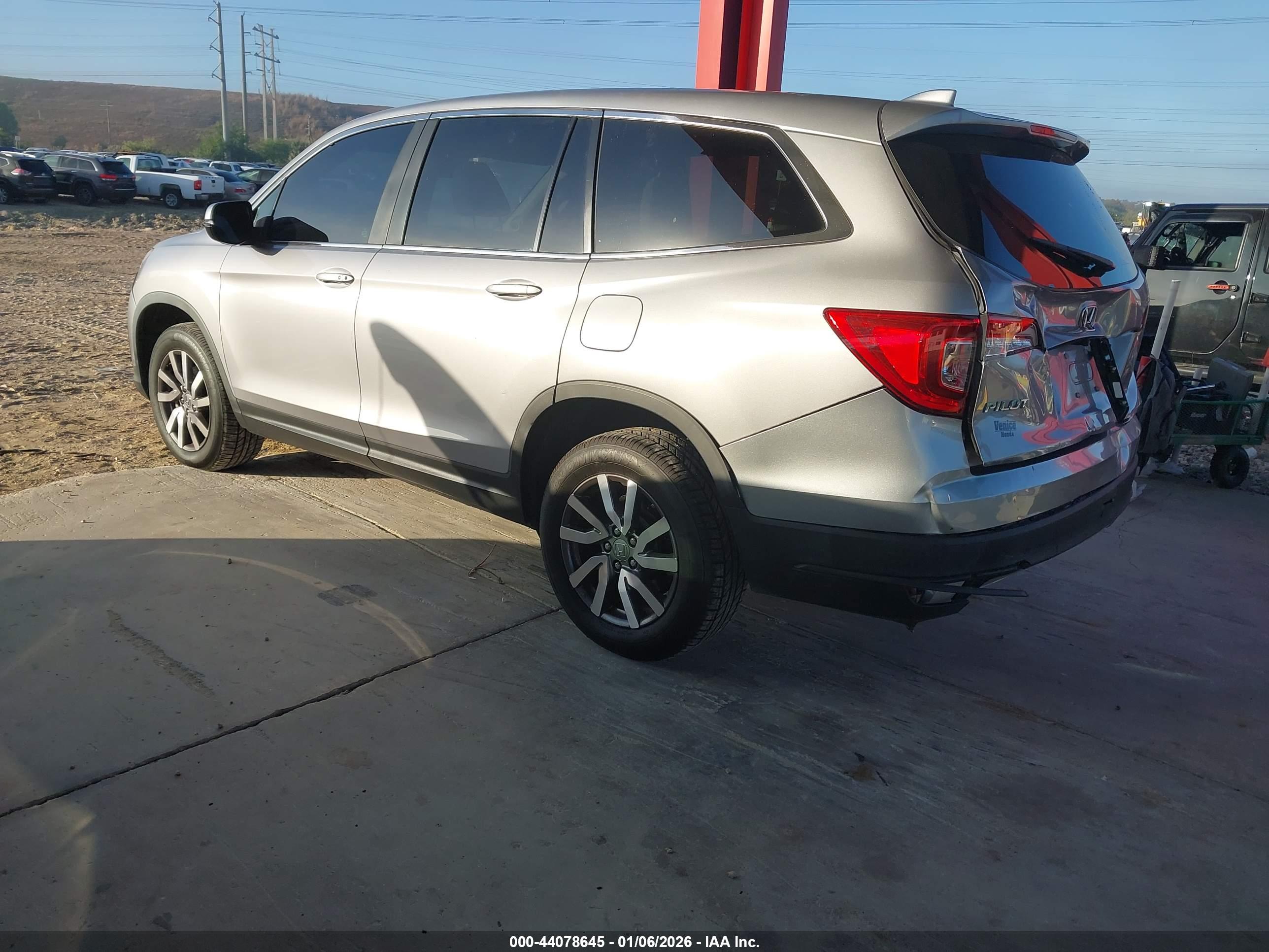 HONDA PILOT image 3