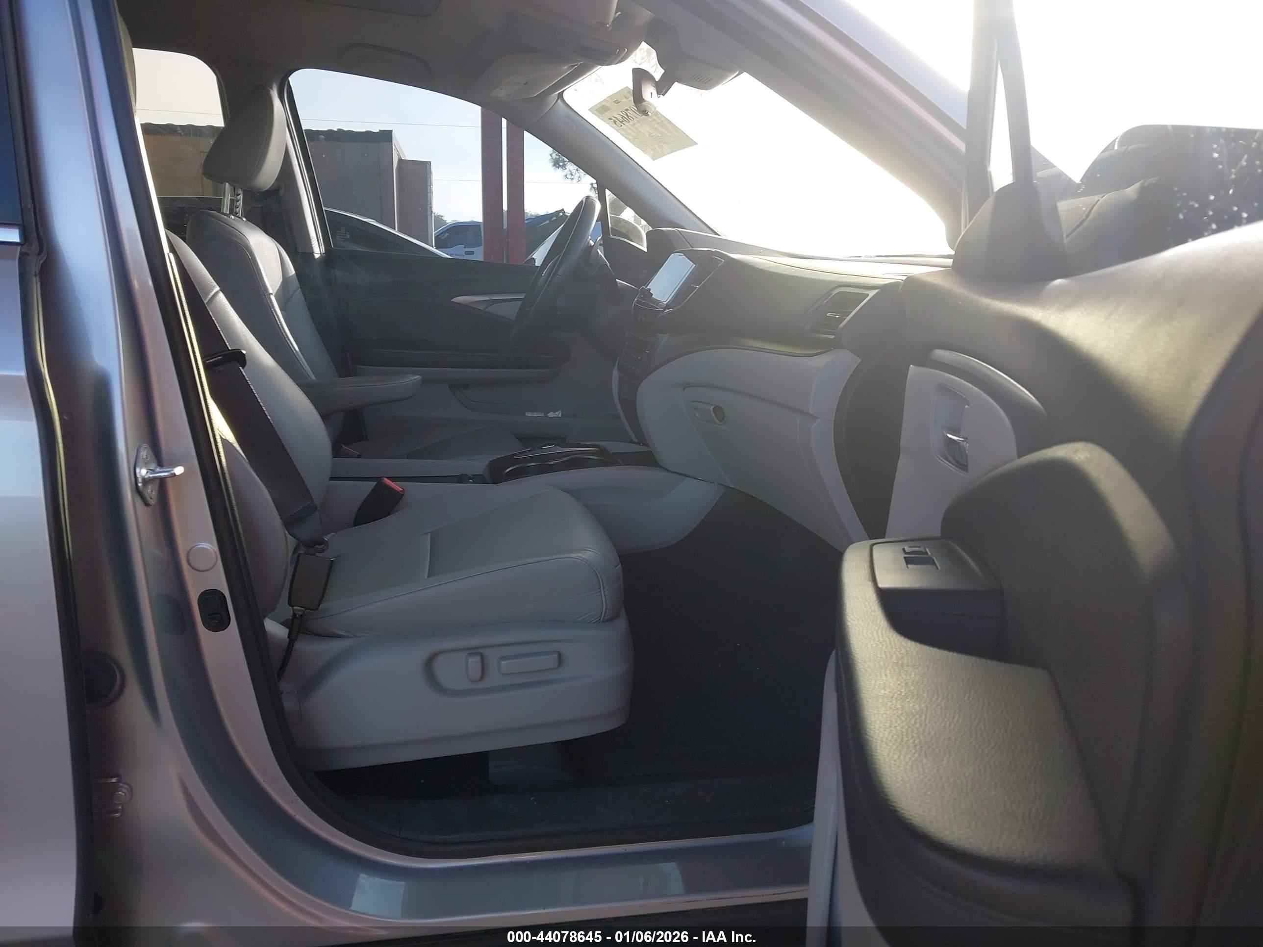 HONDA PILOT image 5