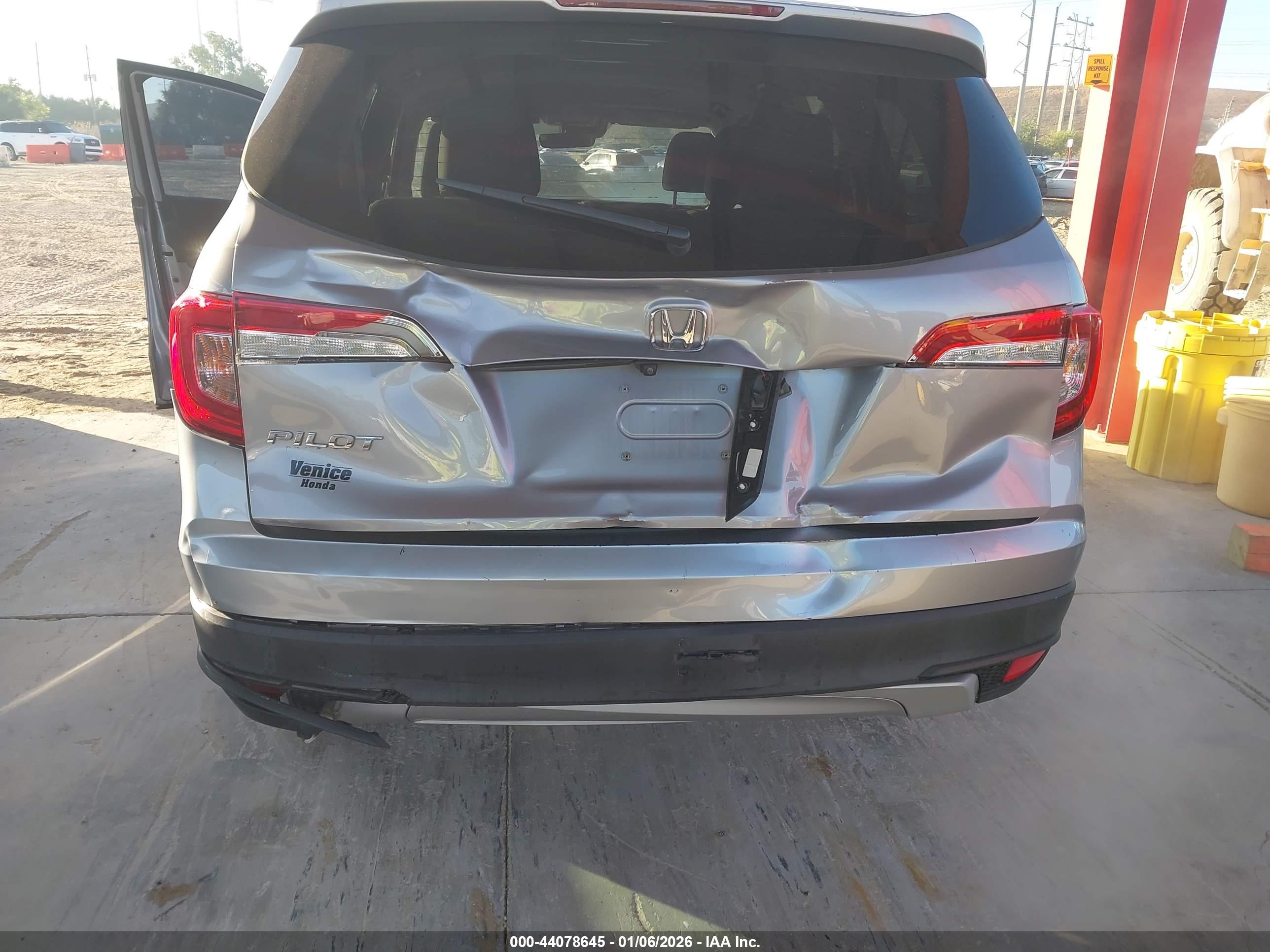 HONDA PILOT image 6