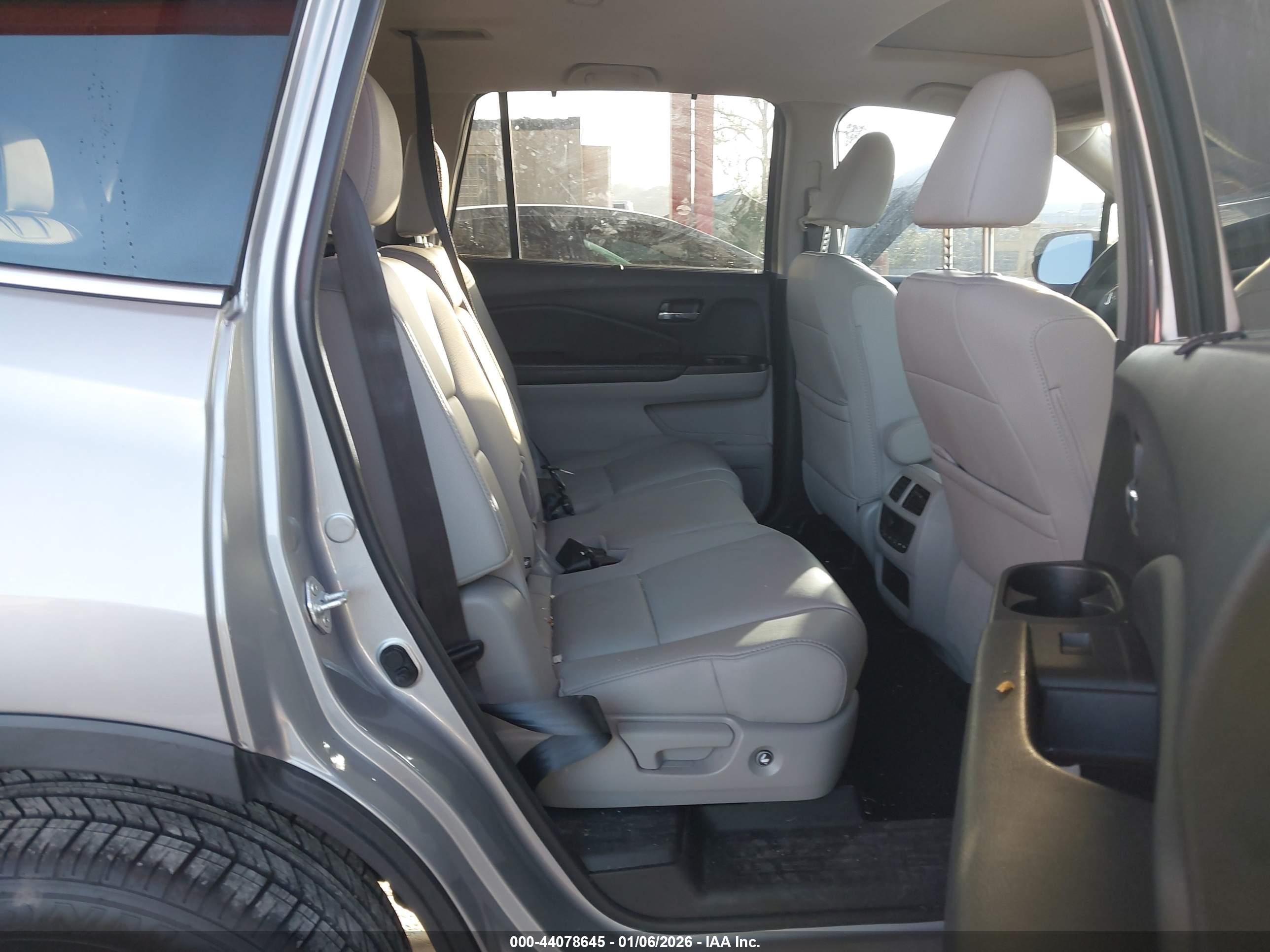 HONDA PILOT image 8