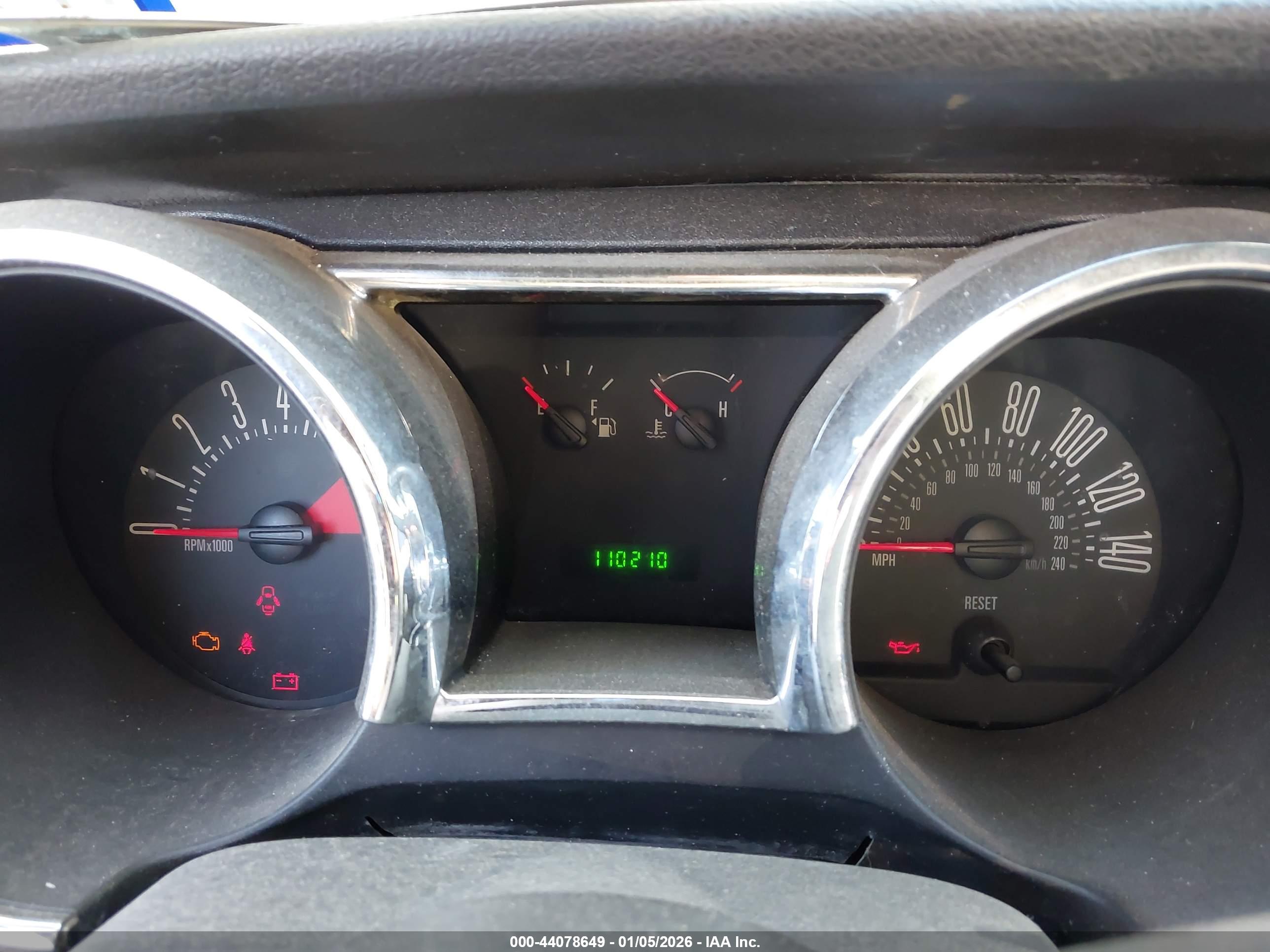 FORD MUSTANG image 7