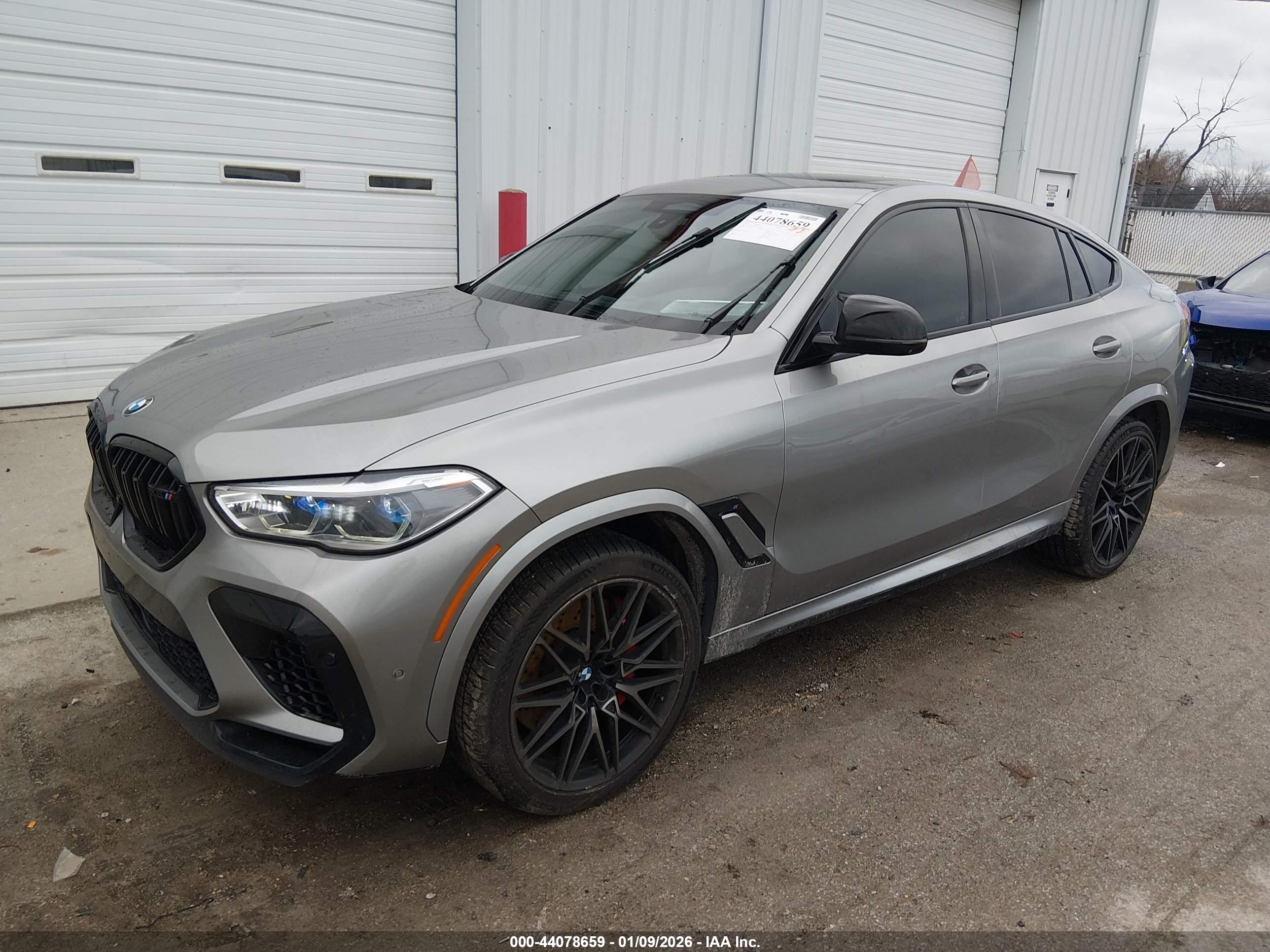 BMW X6 image 2
