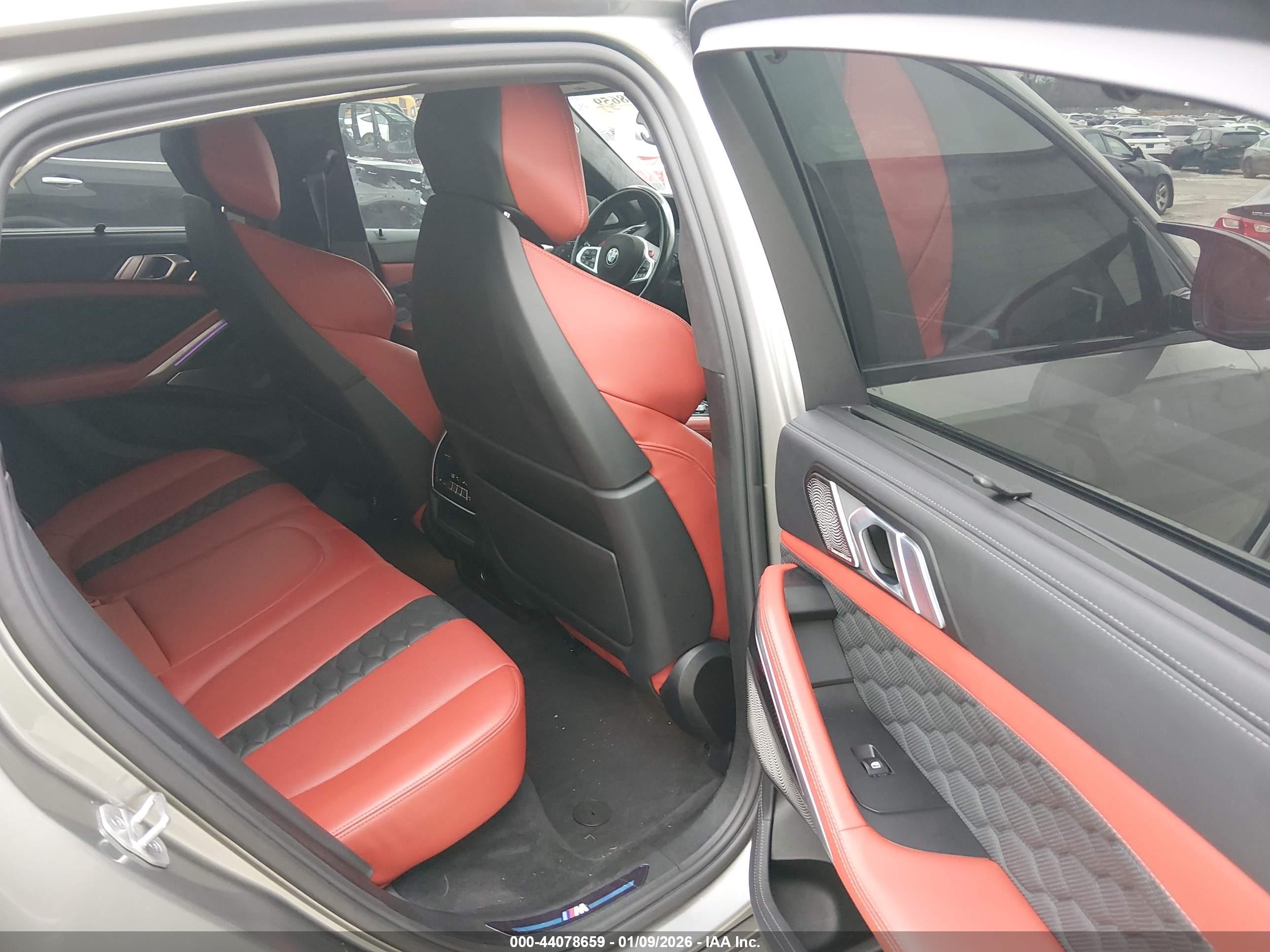 BMW X6 image 8