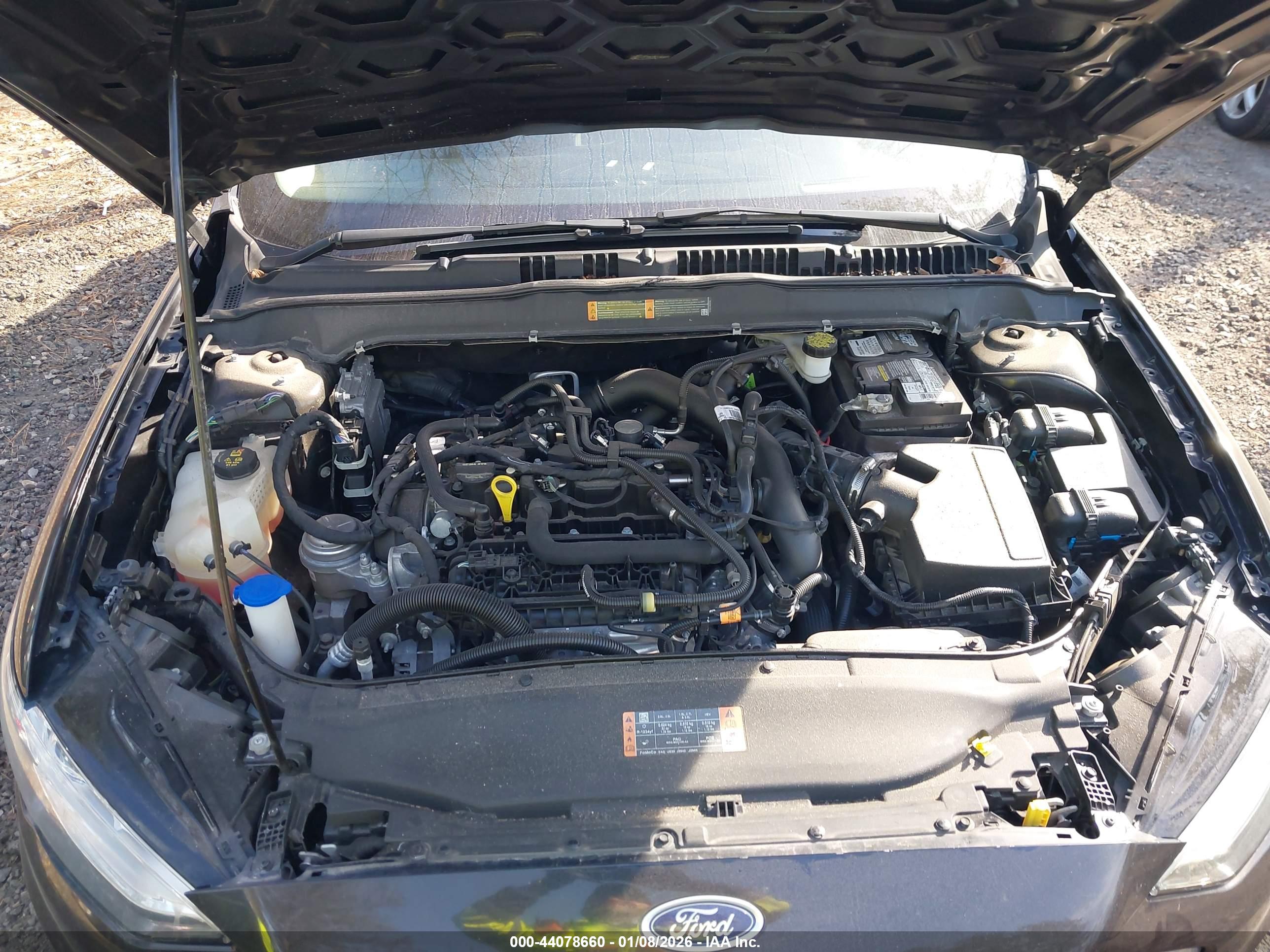 FORD FUSION image 10