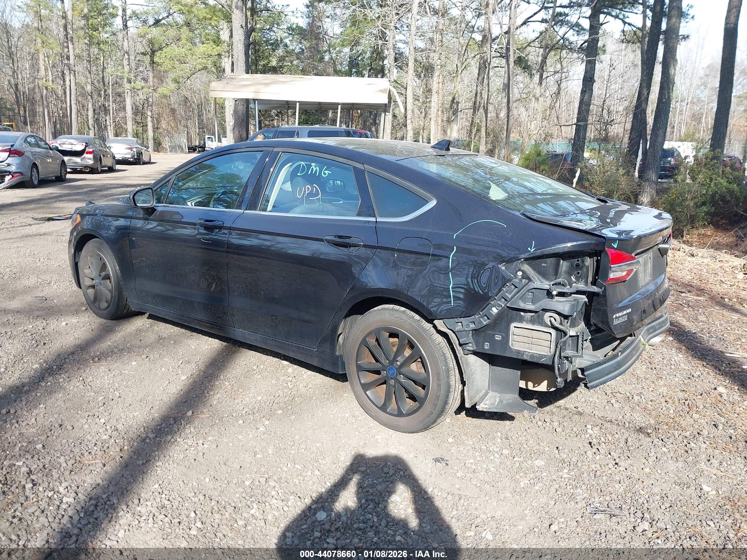 FORD FUSION image 3