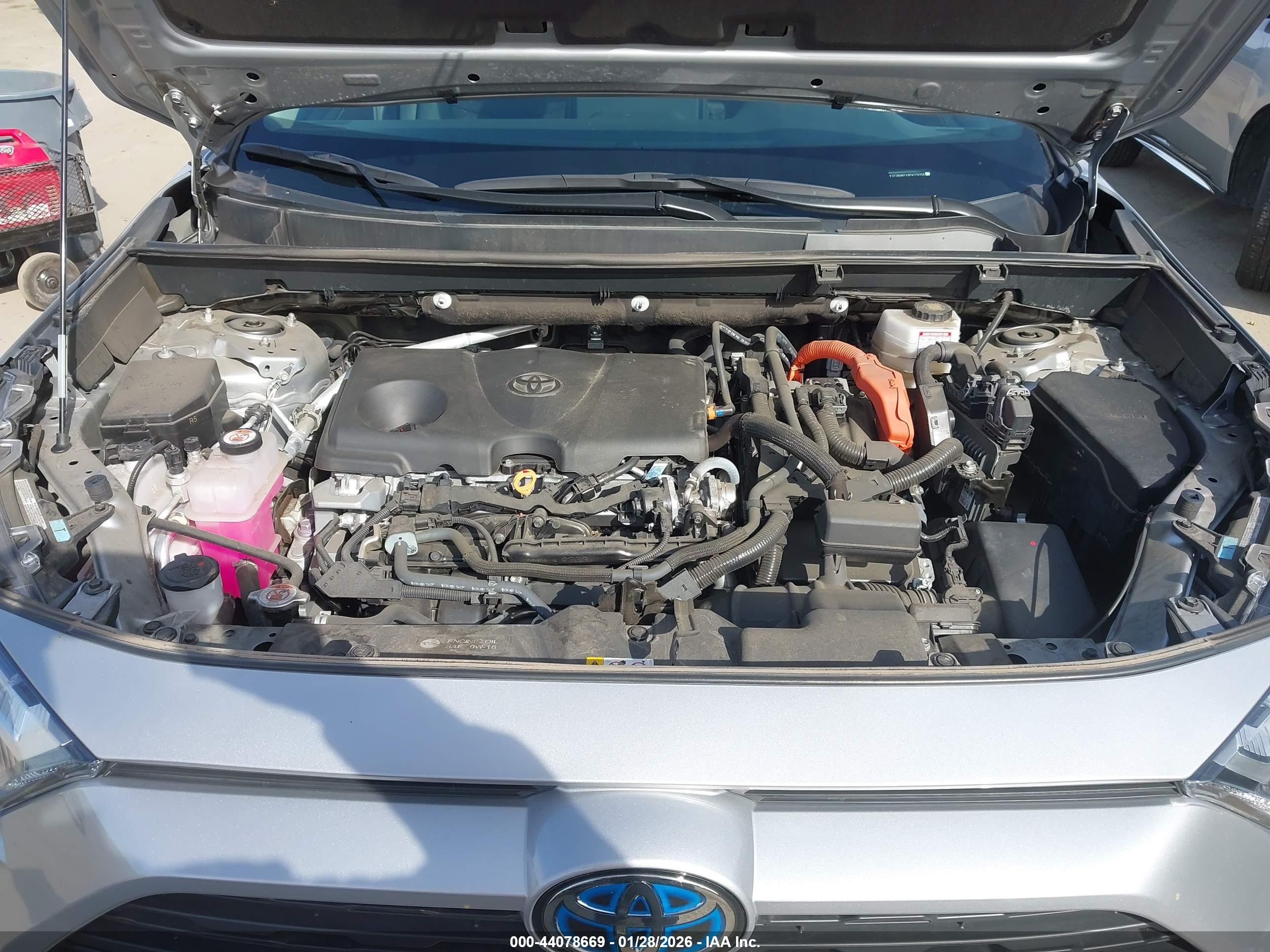 TOYOTA RAV4 image 10