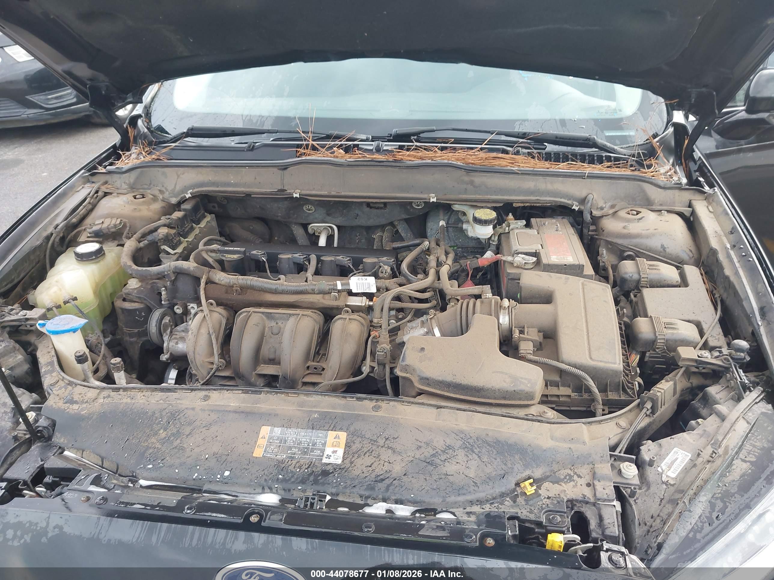 FORD FUSION image 10