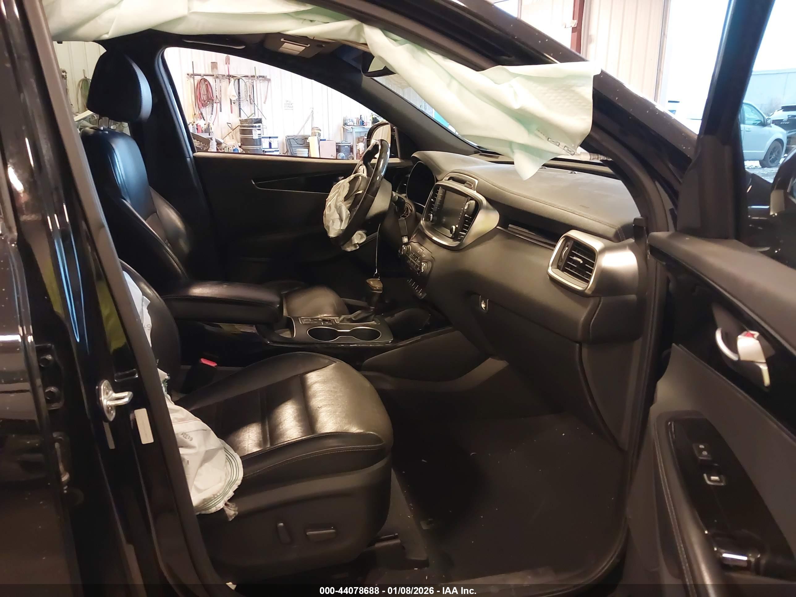 KIA SORENTO image 5