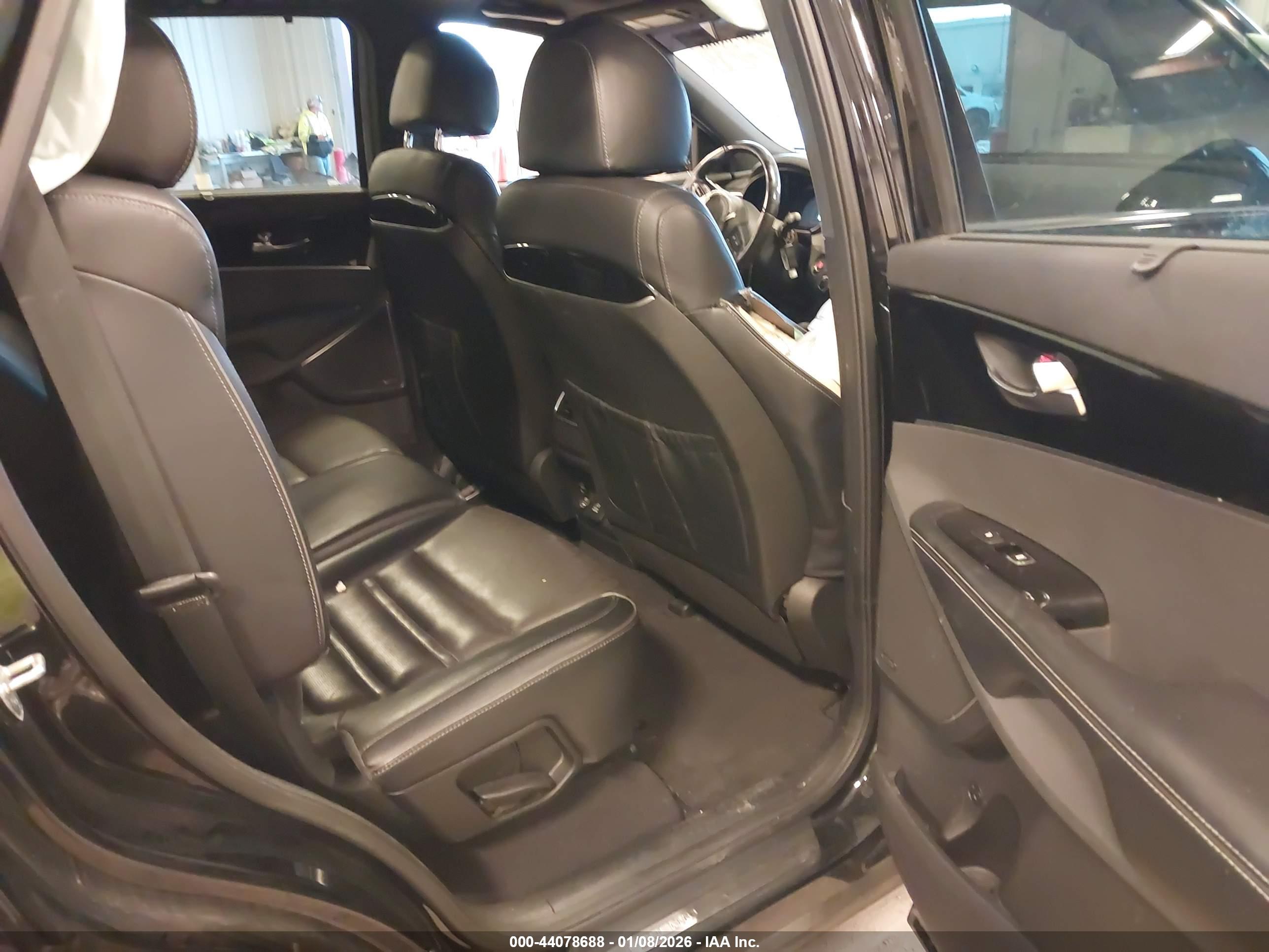 KIA SORENTO image 8