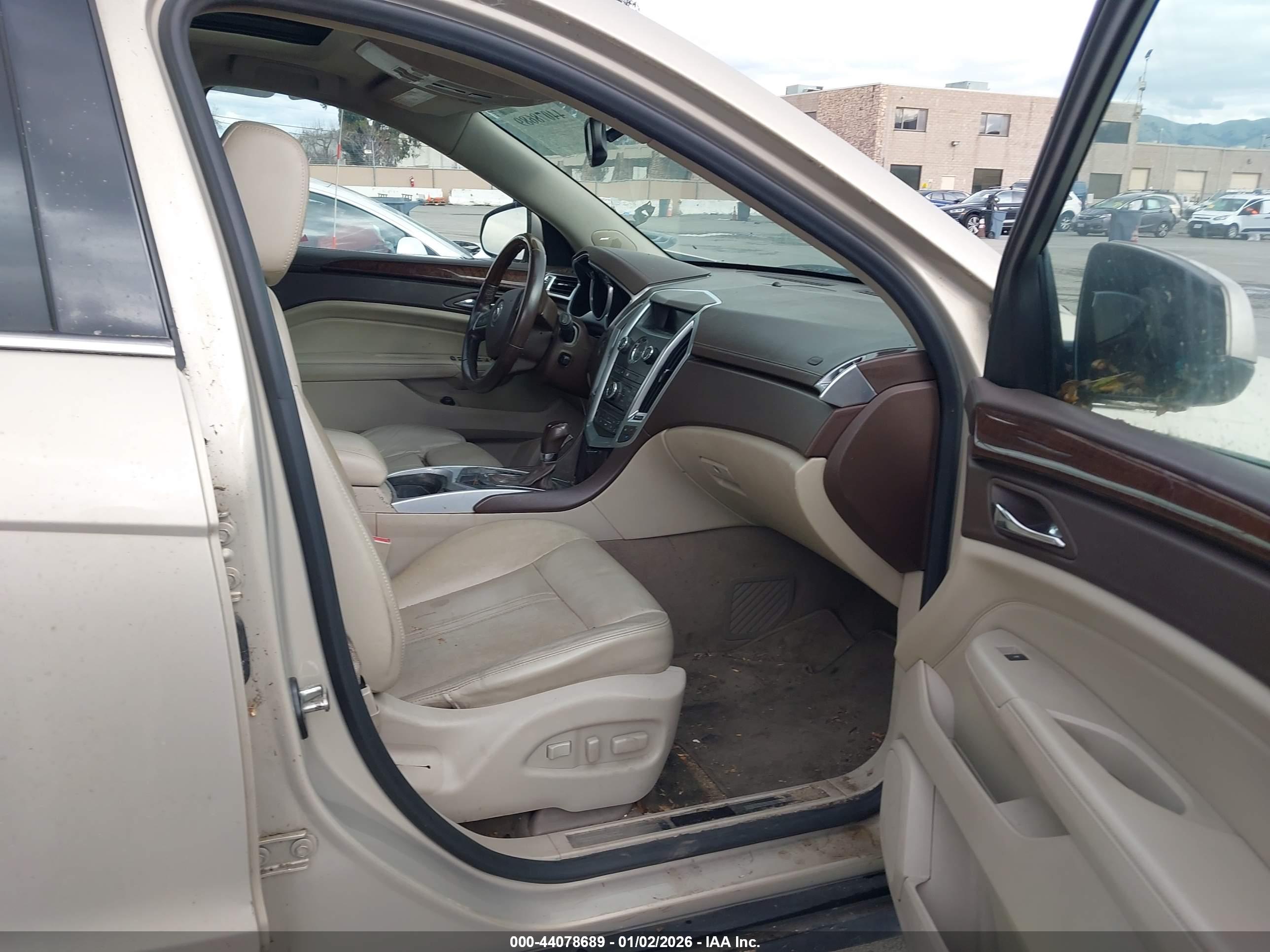 CADILLAC SRX image 5