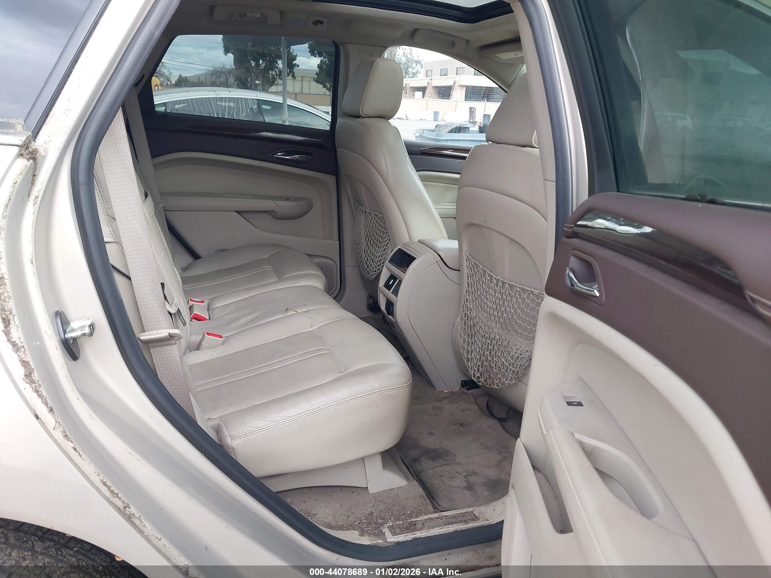 CADILLAC SRX image 8