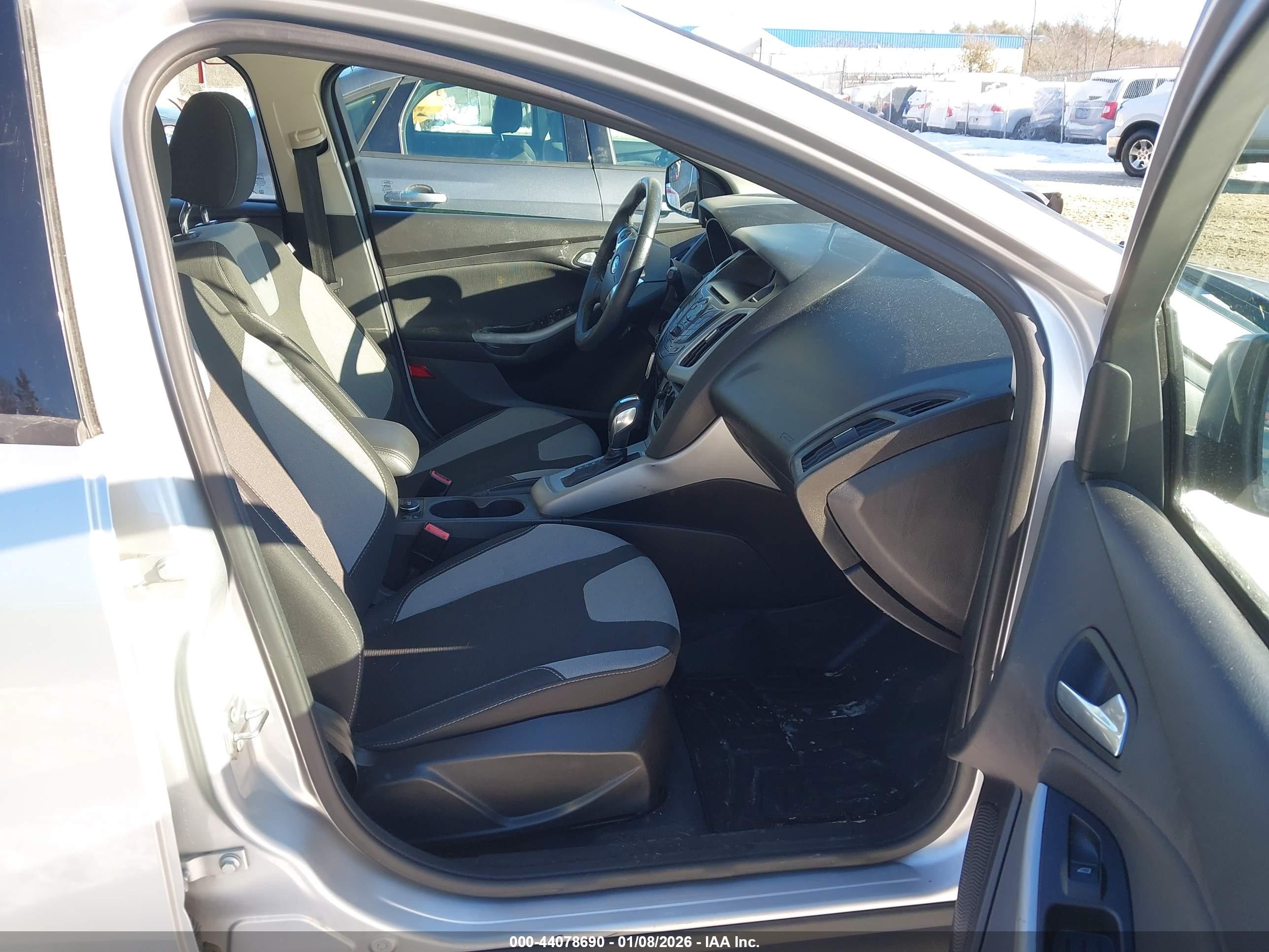 FORD FOCUS image 5
