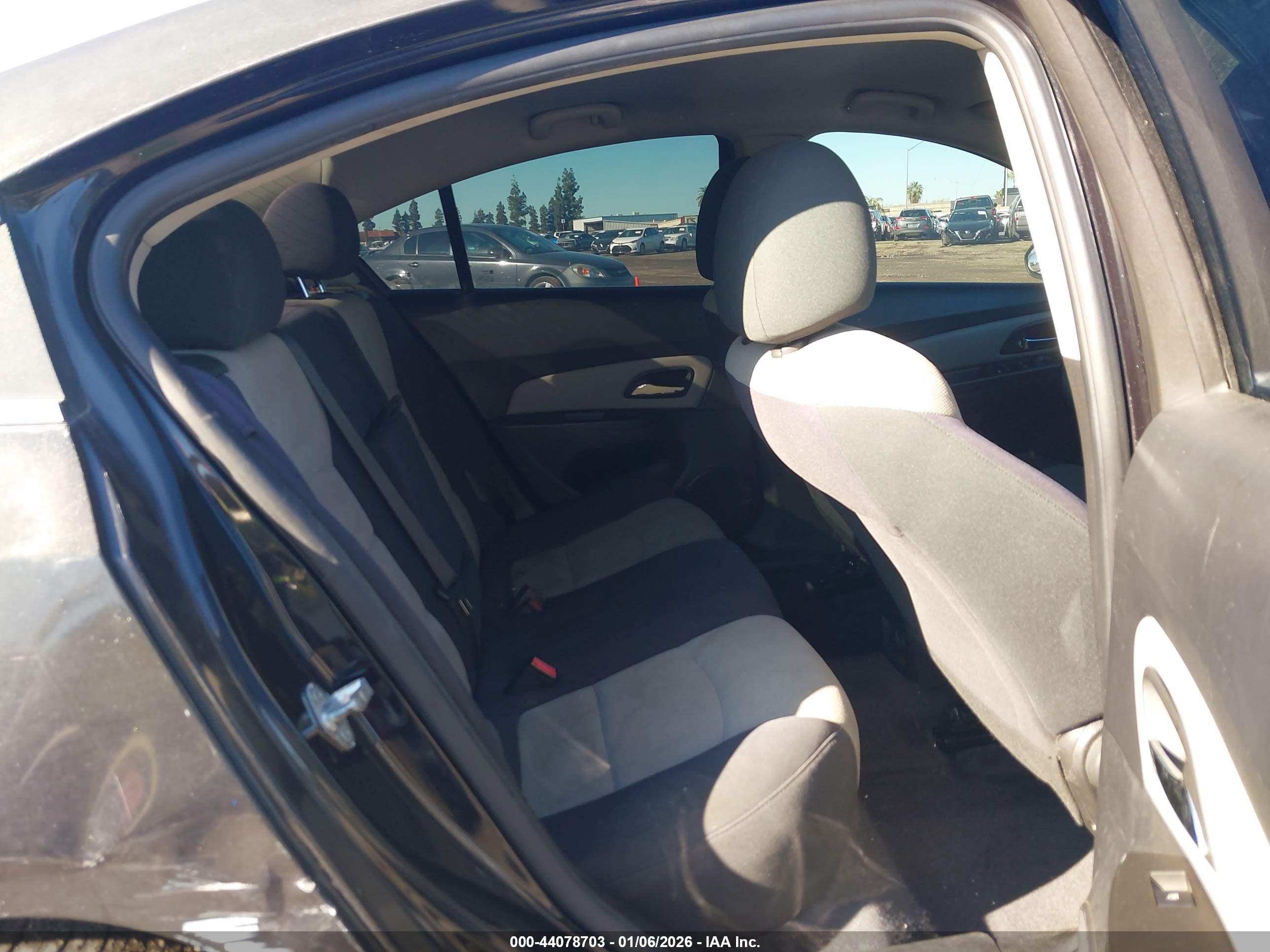 CHEVROLET CRUZE image 8
