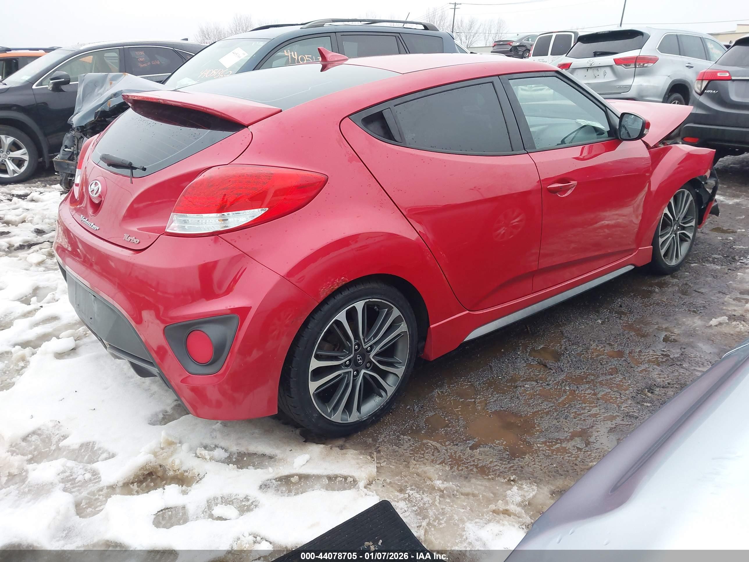 HYUNDAI VELOSTER image 4