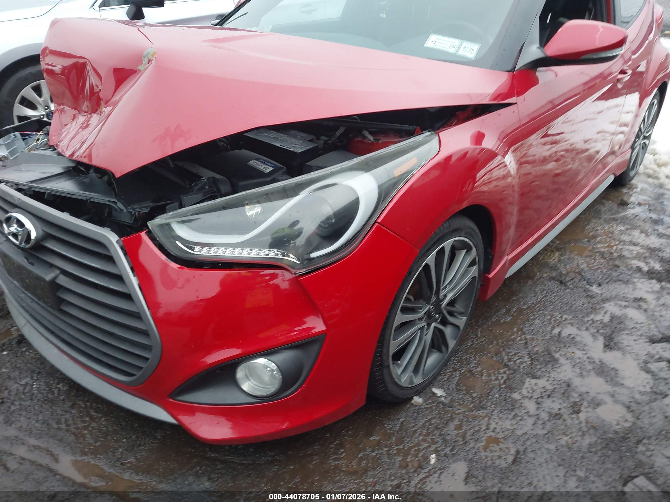 HYUNDAI VELOSTER image 6