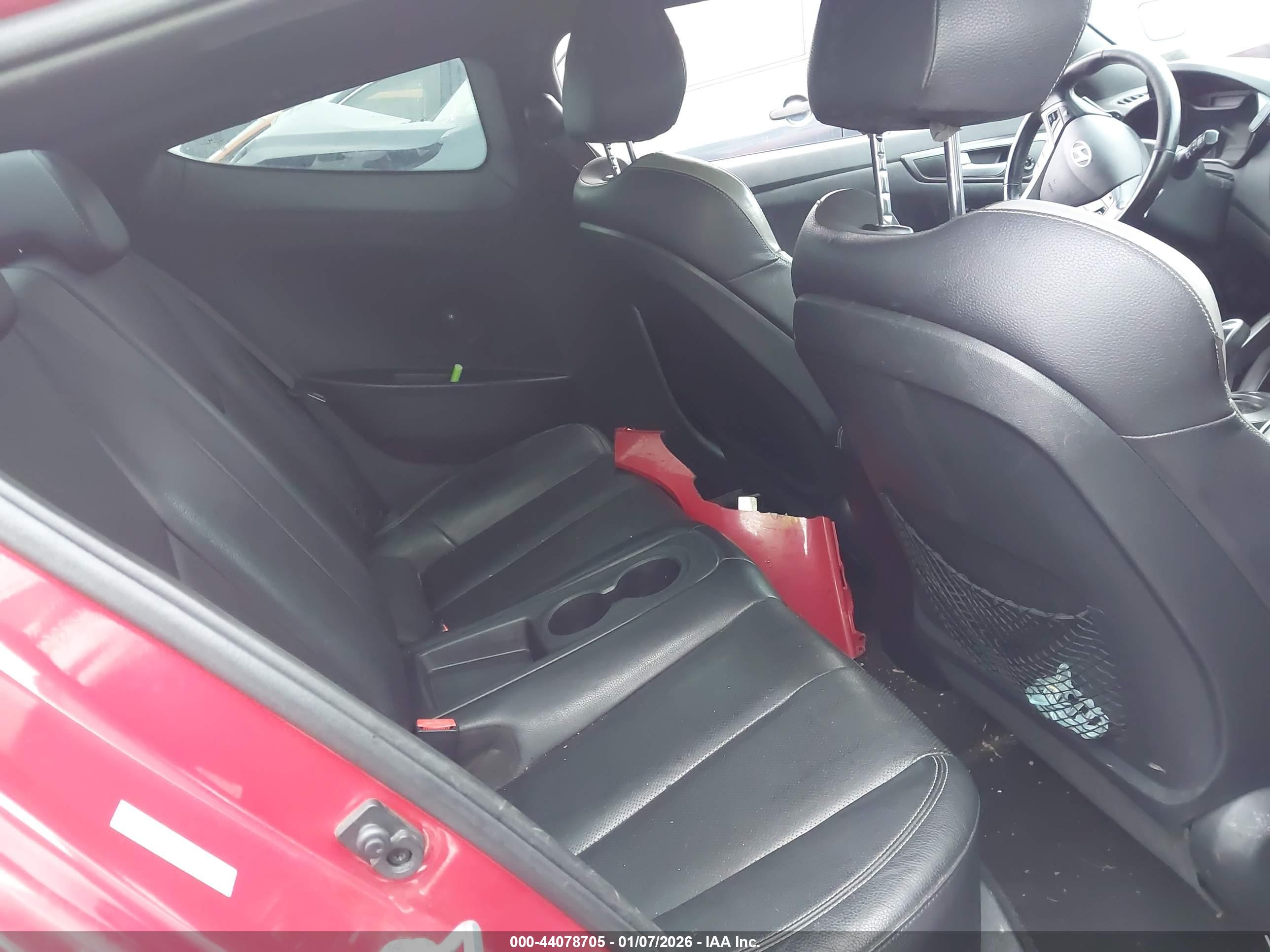 HYUNDAI VELOSTER image 8