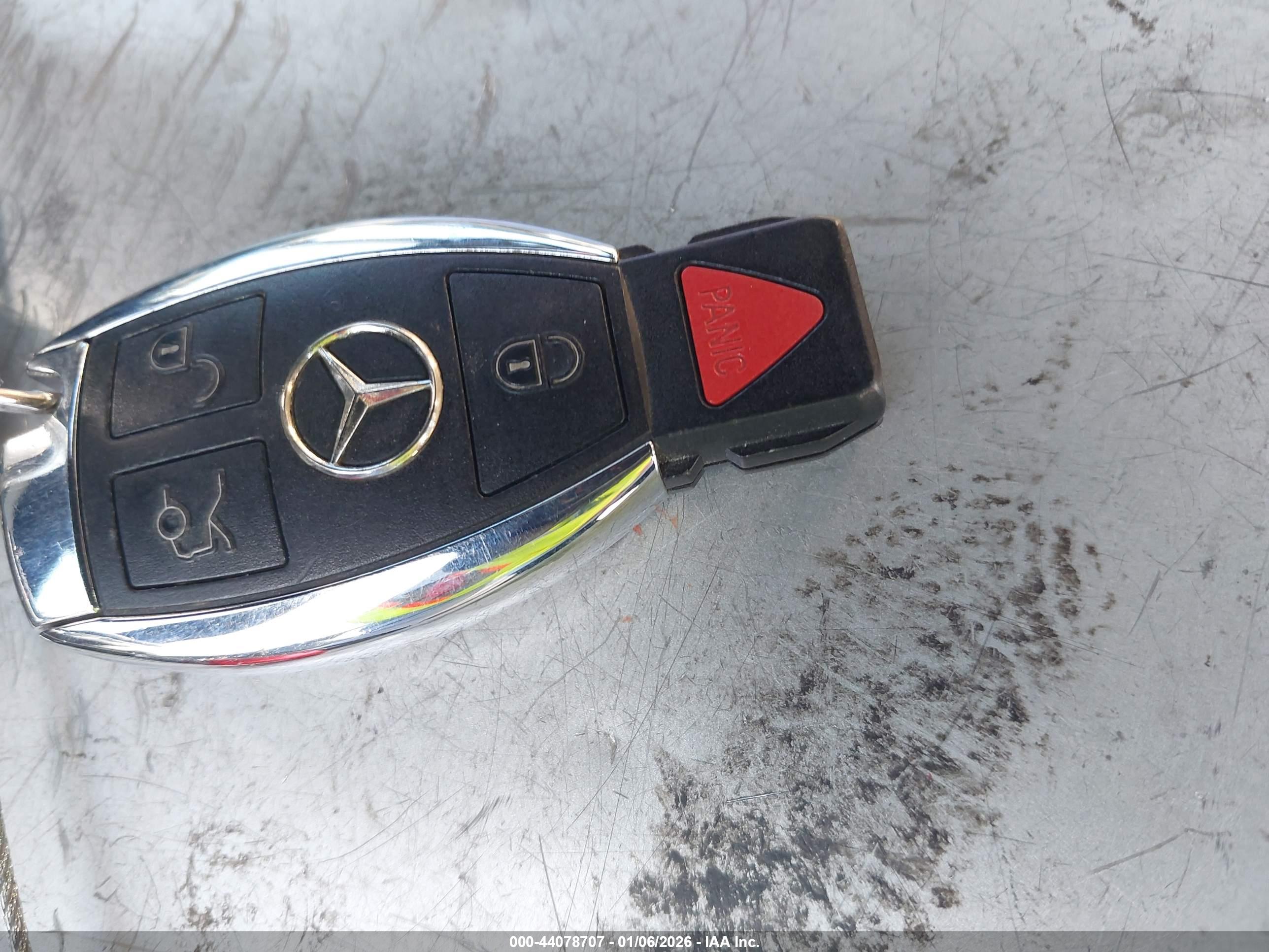 MERCEDES-BENZ E image 11