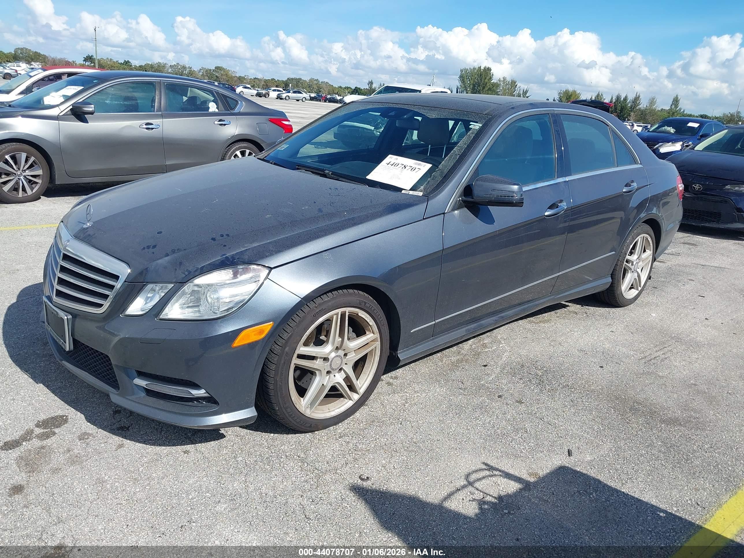MERCEDES-BENZ E image 2